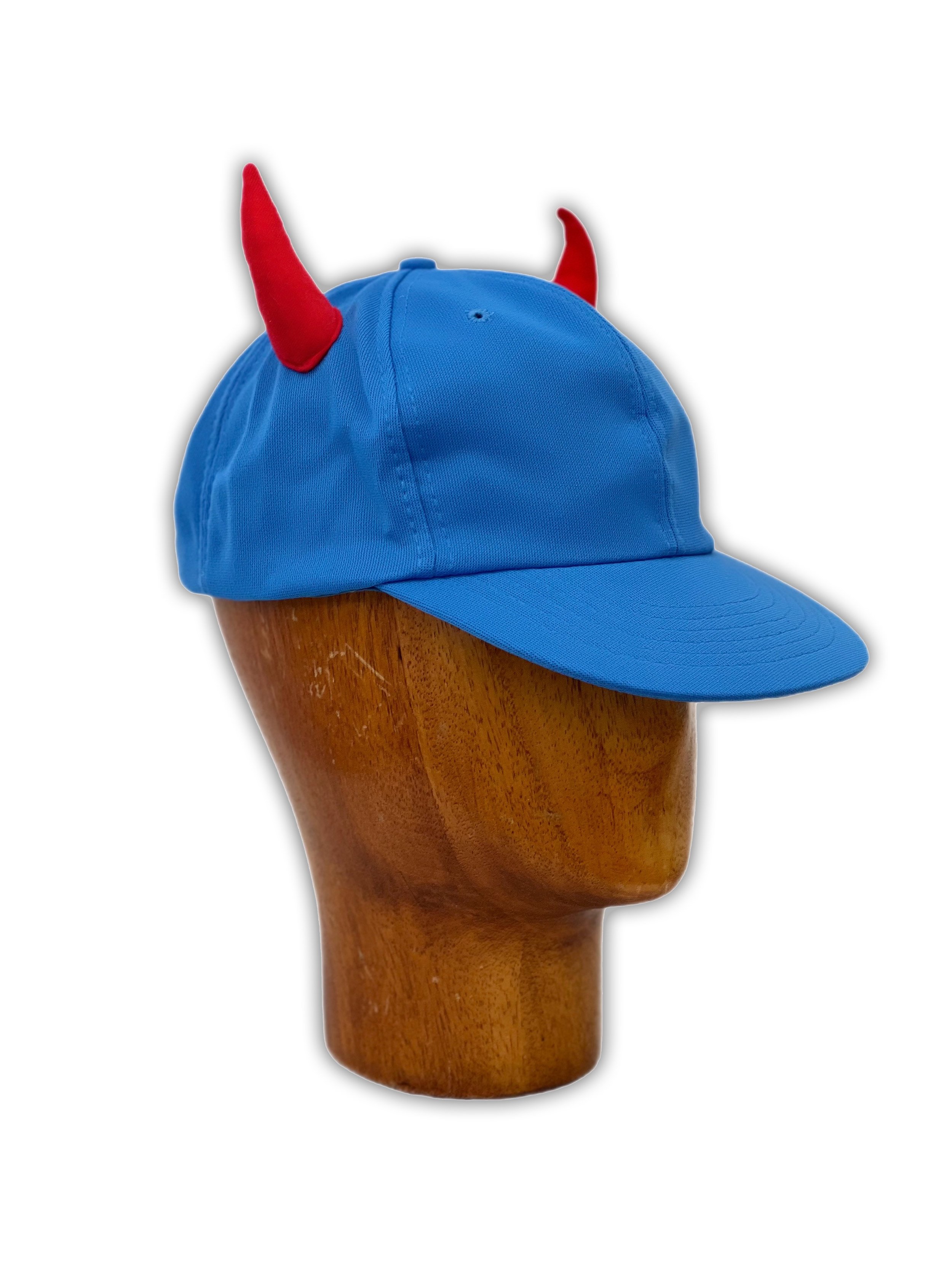 VEGIMALS_08_hornedhat.jpg