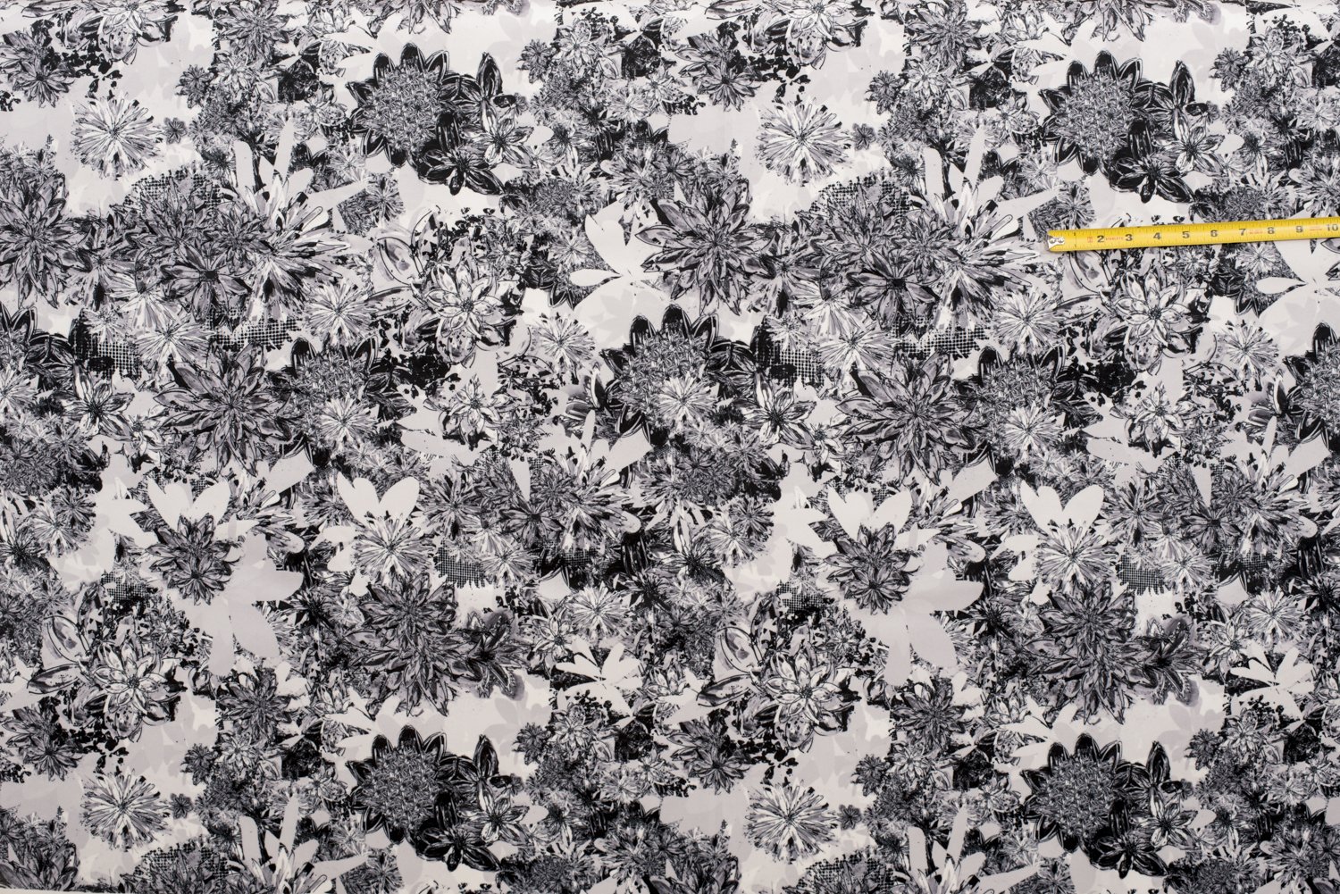 Tissu au mètre collection Florale noir et blanc