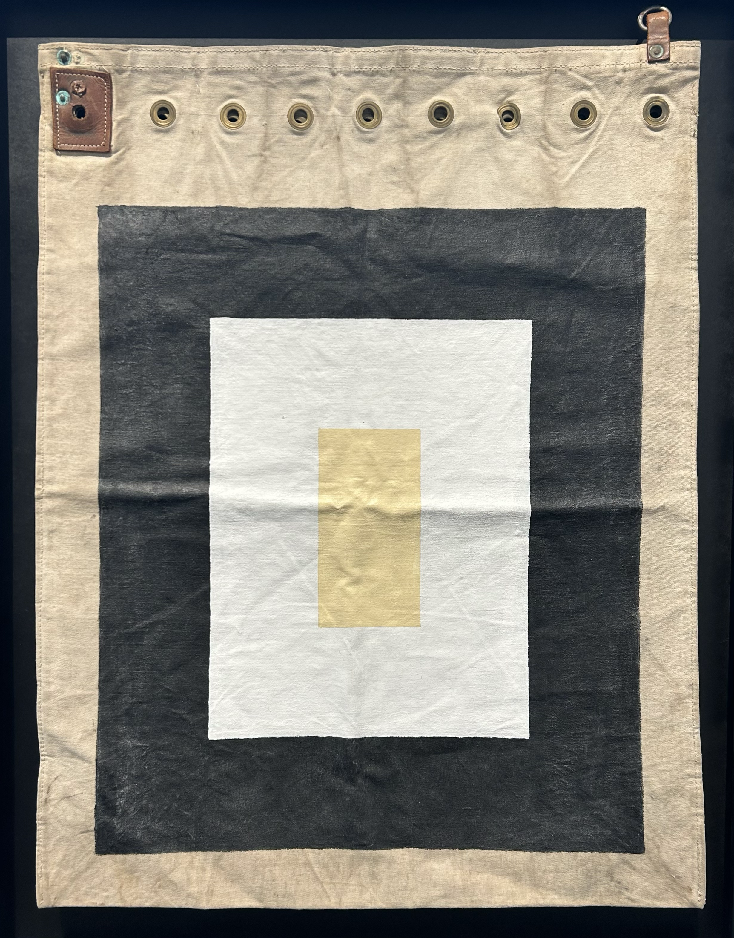 Out of the box #5097, Acrylique sur sac recyclé, 33,75” x 245,25, CAD 1,800 $