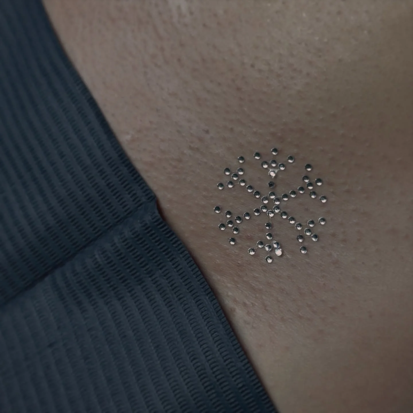 Merry Christmas from our team 🎄 enjoy this festive vajazzle we&rsquo;ve been waiting to post all year 😆✨

Chicago Esthetics | Chicago Brazilian Wax | Chicago Waxing | Chicago Bikini Wax | Chicago Body Waxing | Chicago Brow Mapping | Chicago Brows |