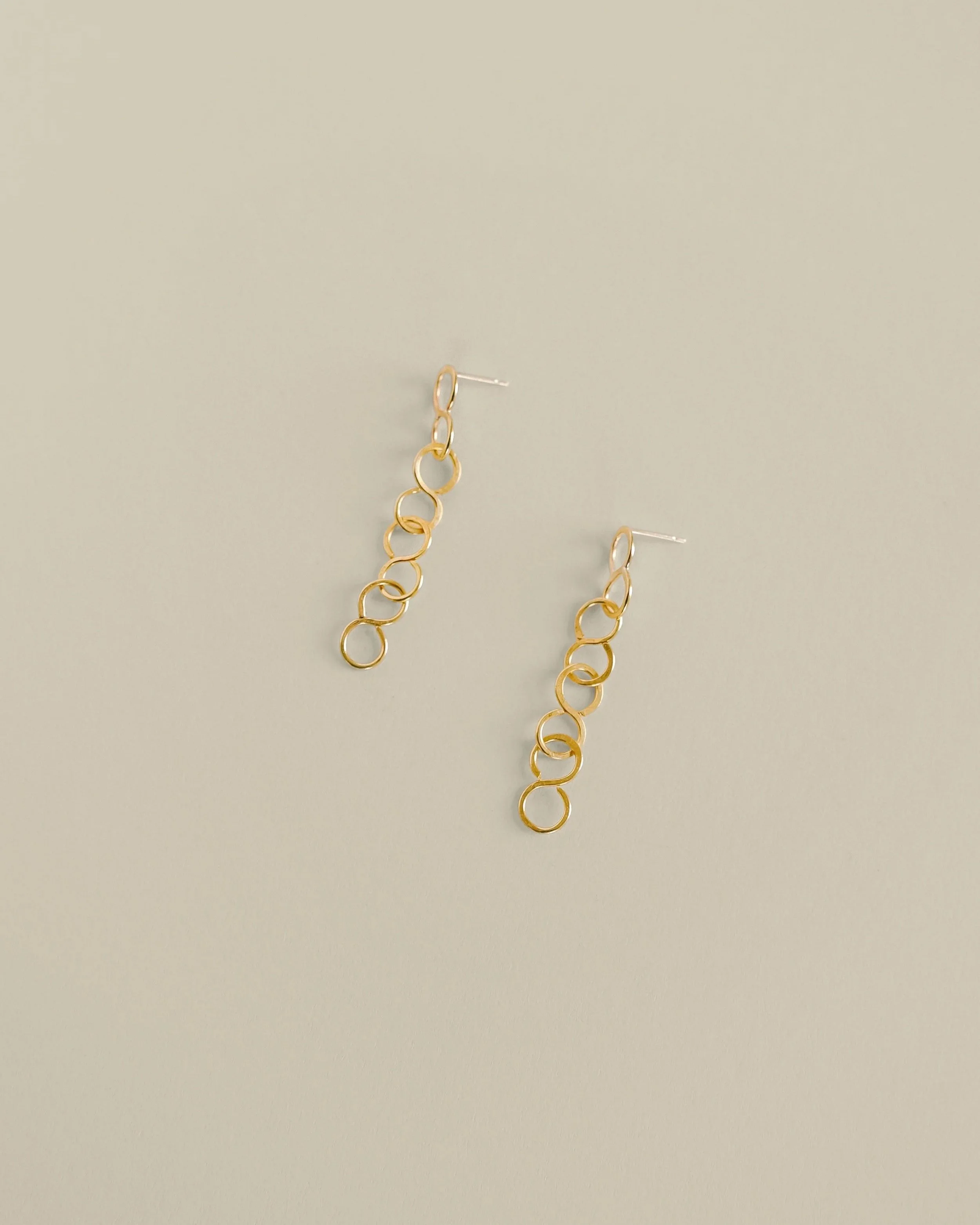 Nodo_otto_earrings_gold_2.jpg