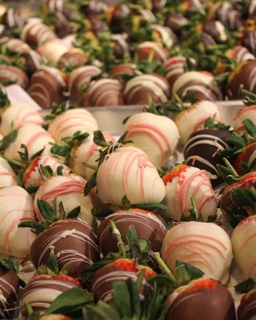 White and Dark Chocolate Dipped Strawberries