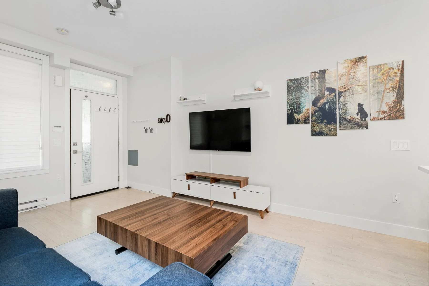 101-2763-Horley-St-Vancouver-Sam-Heller-360hometours-05s.jpg
