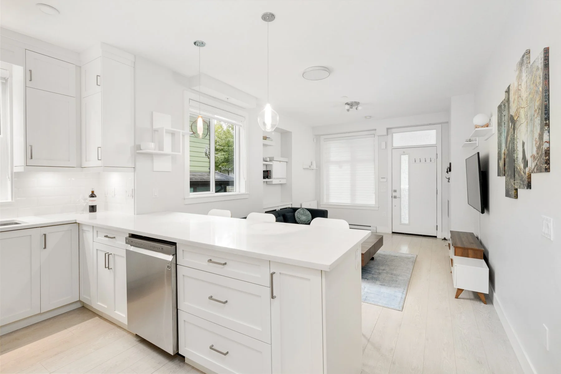 101-2763-Horley-St-Vancouver-Sam-Heller-360hometours-09s.jpg