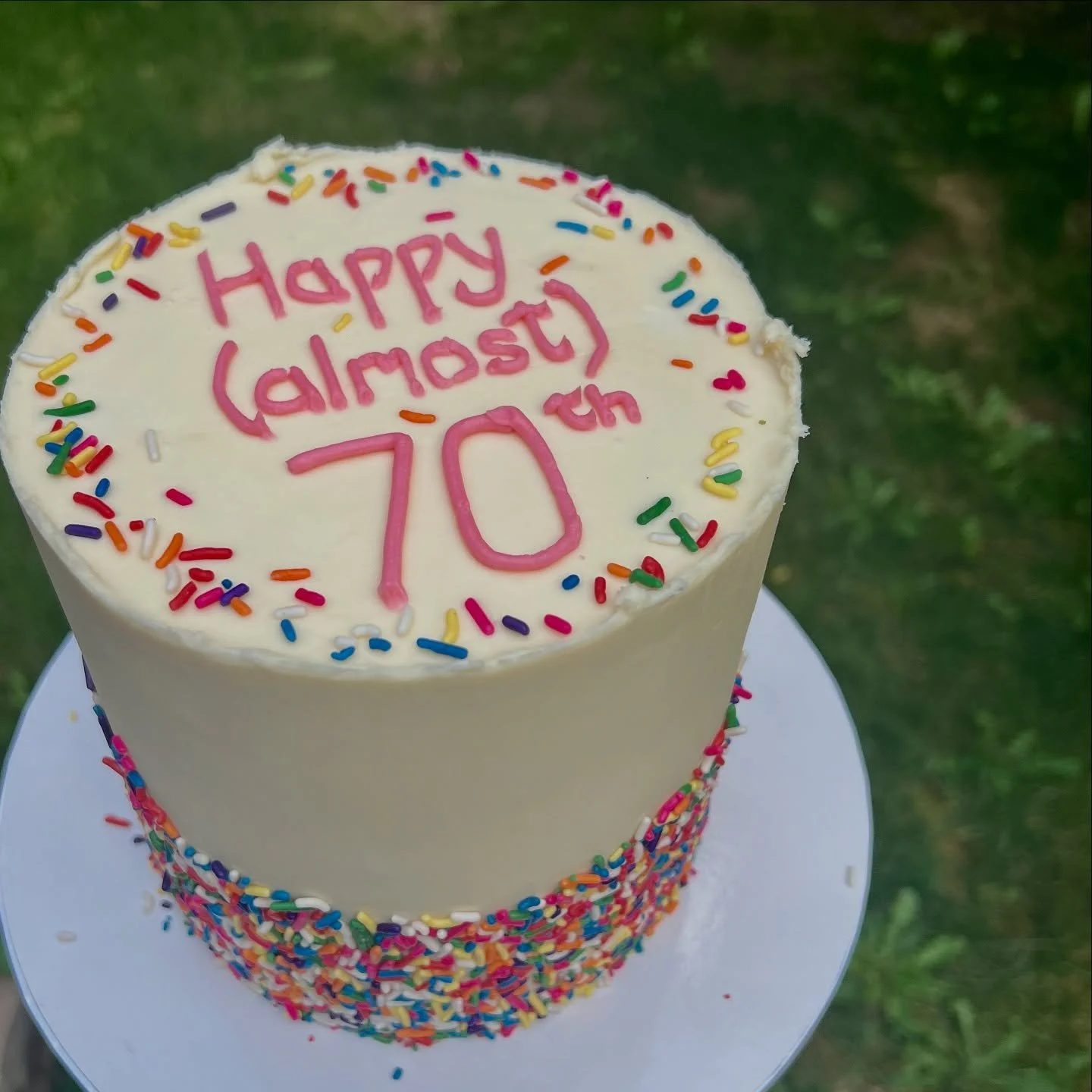 Here for all of your birthdays, (almost) birthdays, or just the need for cake celebrations! 
.
.
.
#bakemeveganjh #vegan #veganbaking #plantbasedliving #plantbaseddiet #plantbasedcake #love #eatvegan #bakemevegan #jacksonhole #jhdreaming #jacksonwyca