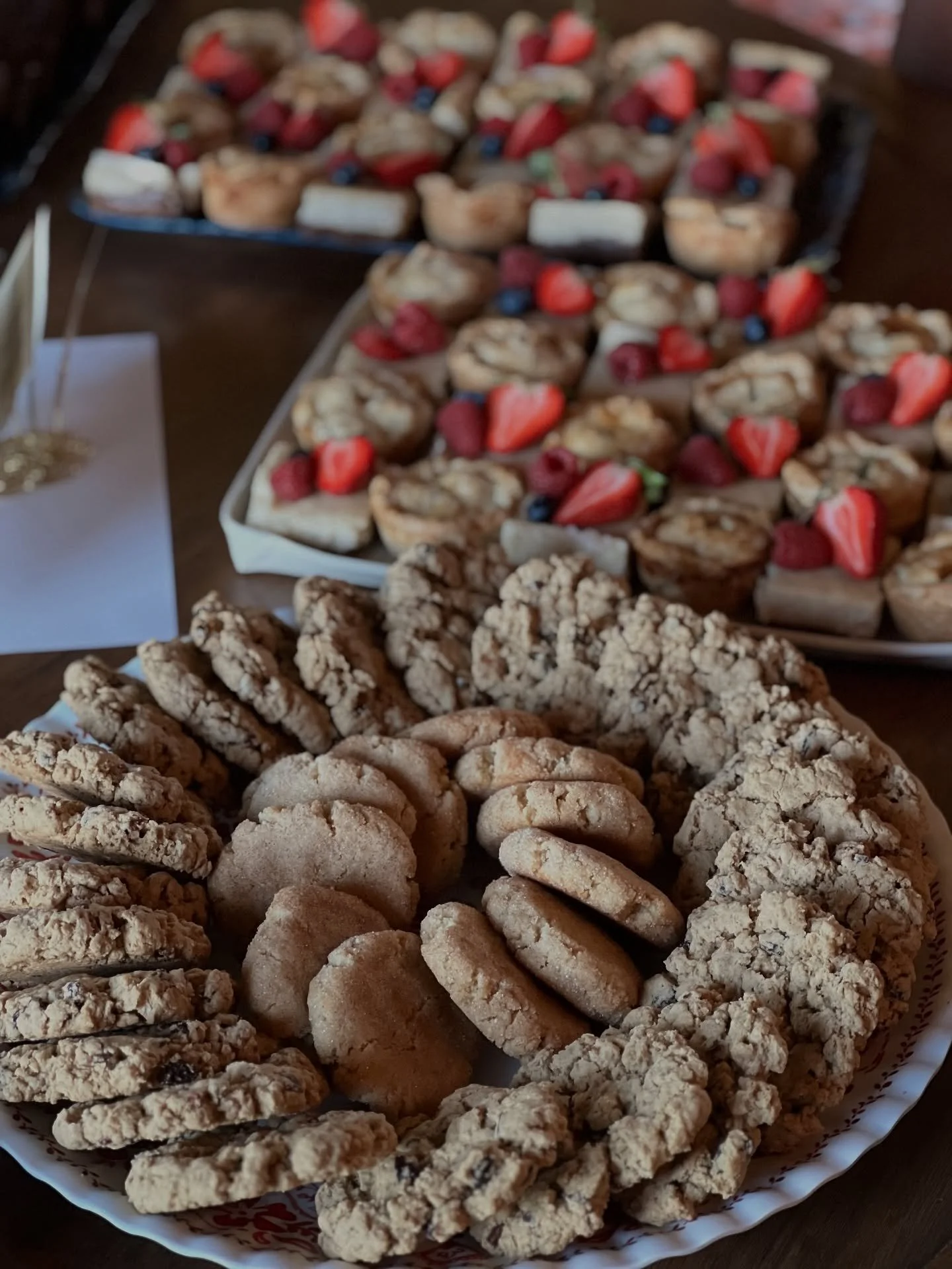 National Dessert Day - The perfect excuse to indulge in something sweet 🧁 You deserve it! 
.
.
.
#nationaldessertday #bakemeveganjh #vegan #veganbaking #plantbasedliving #plantbaseddiet #plantbasedcake #love #eatvegan #bakemevegan #jacksonhole #jhdr
