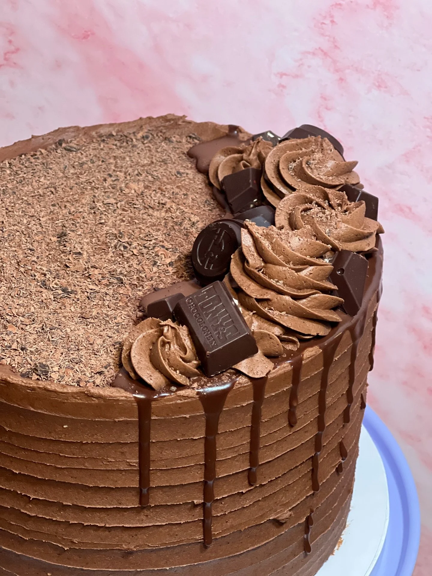 Chocolate Espresso + Tony&rsquo;s Chocolate 
Happy, HAPPY, Birthday Jenny! 
.
.
.
#bakemeveganjh #vegan #veganbaking #plantbasedliving #veganbirthdaycake