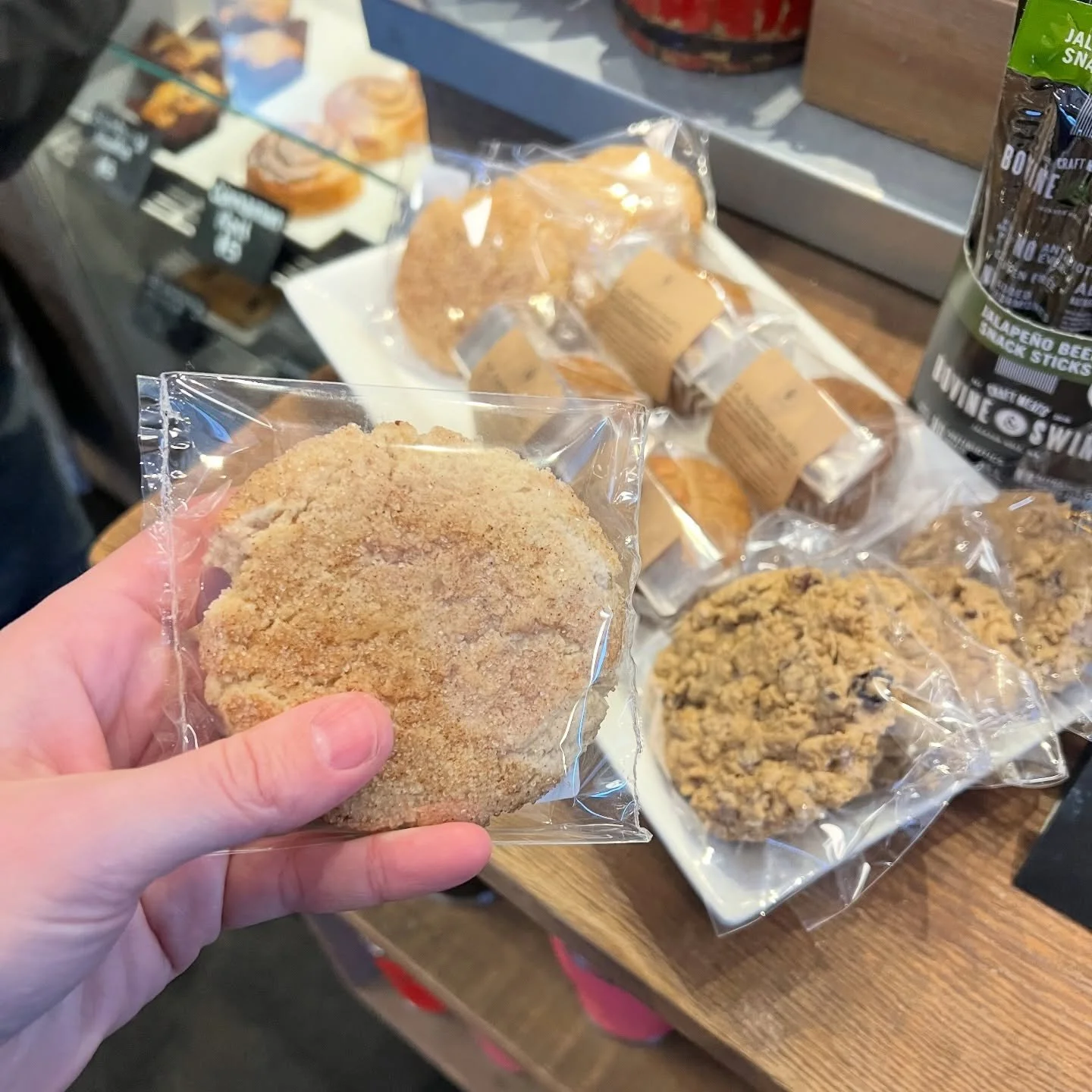 Did you know you can find BMV treats daily at the General Store at @jacksonhole ?! Stop on by - everything I make for them is vegan AND gluten free! 
.
.
#bakemeveganjh #veganglutenfreedesserts @dishingjh  #jacksonhole #tetonvillage