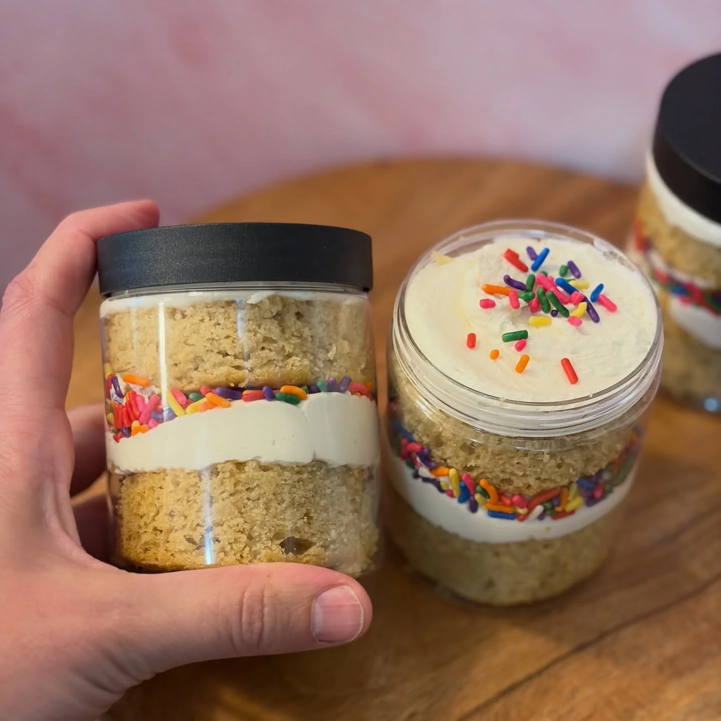 Cake - for any occasion ☀️ Perfect for on the go, birthday parties, beach party, camping&hellip; binging tv on a stormy day, you name it! Pack it in the cooler, have a slice of cake wherever adventure takes you this summer ☀️
.
.
.
#bakemeveganjh #ca