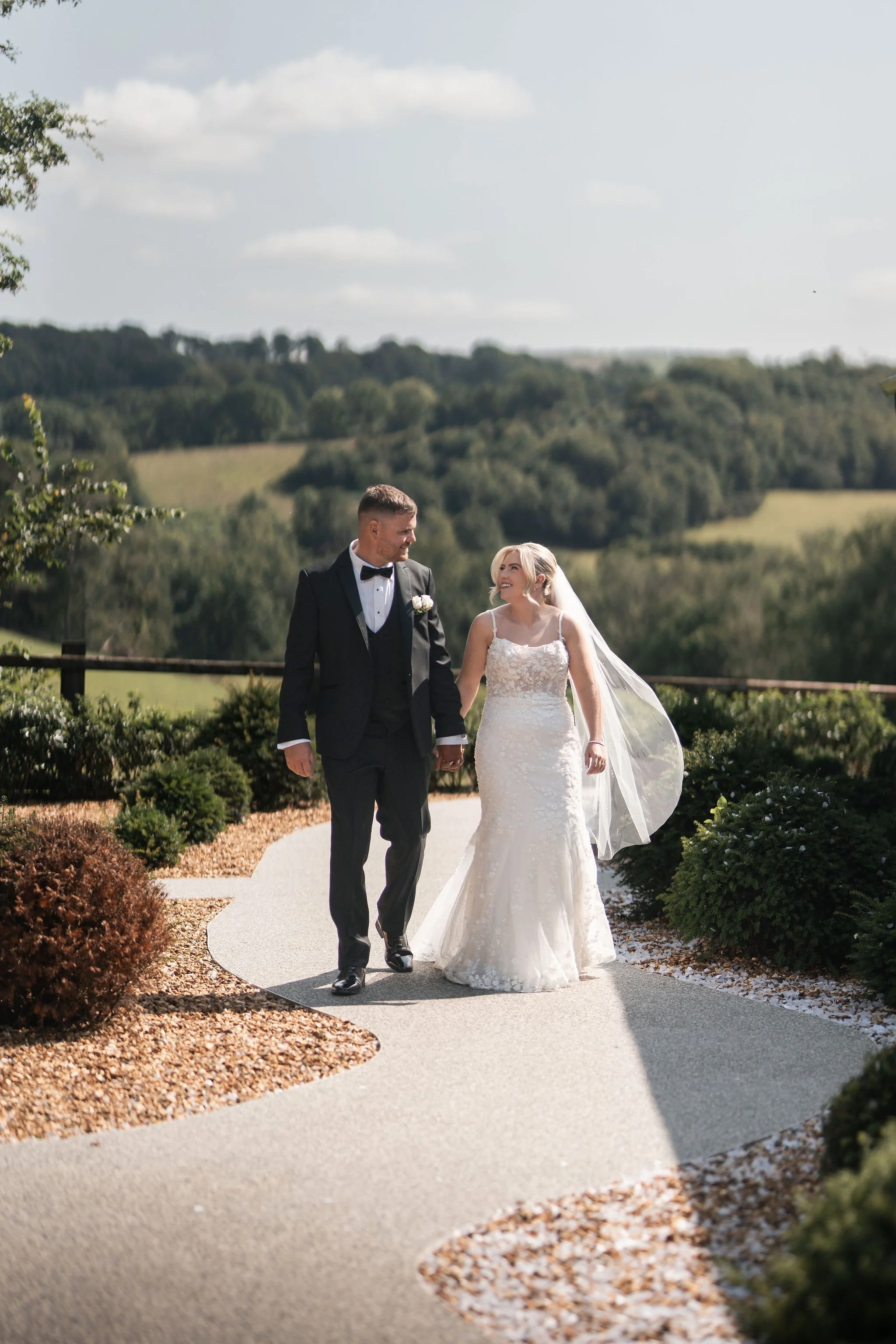 Relaxed wedding photography at Tŷ Glyn wedding venue in West Wales