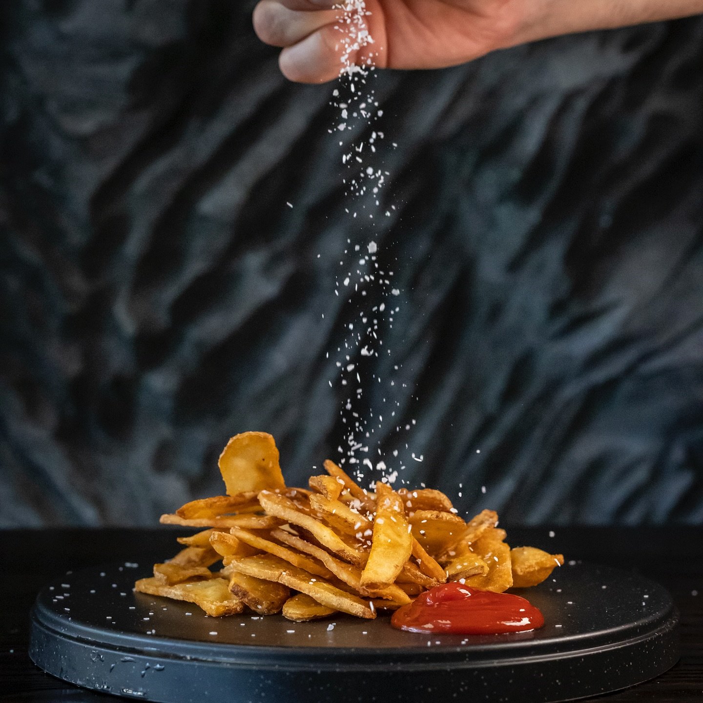 You&rsquo;ve never had fries like these. 🔥
Crispy, golden, and built to steal the spotlight&mdash;our fries are one of the best upgrades you can make to any meal at The Quarry Grill.