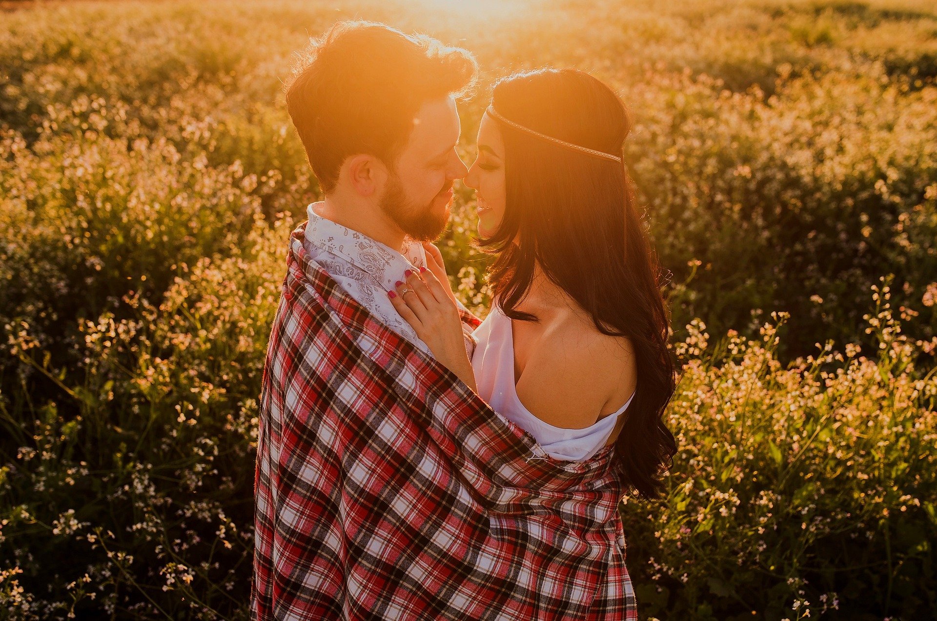 couple-g2f82c9d05_1920.jpg