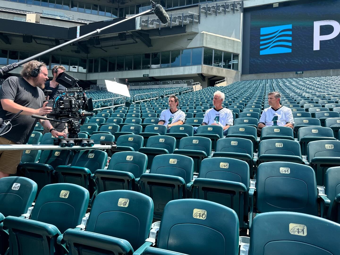 A #BTS shot from the latest @pondlehocky #commercial that&rsquo;s been airing. Great to work with @malixmedia on this series of spots. 

#commercialproduction #commercialcinematography #commercialcinematographer #cinematography #cinematographer #dire