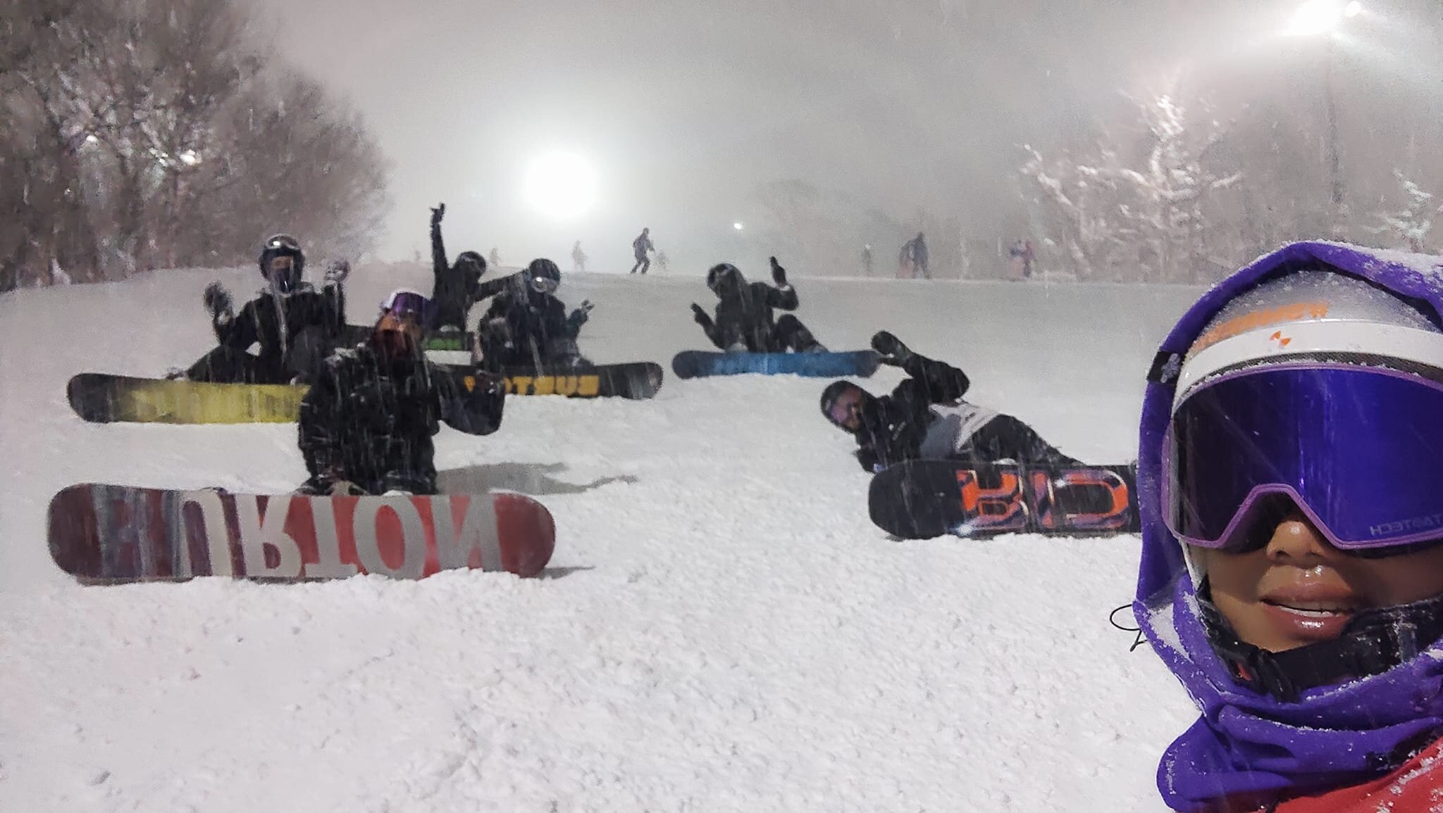 Finally squeezed in some free time to ride with friends during the night with non-stop dumping! 

#japanpow #niseko