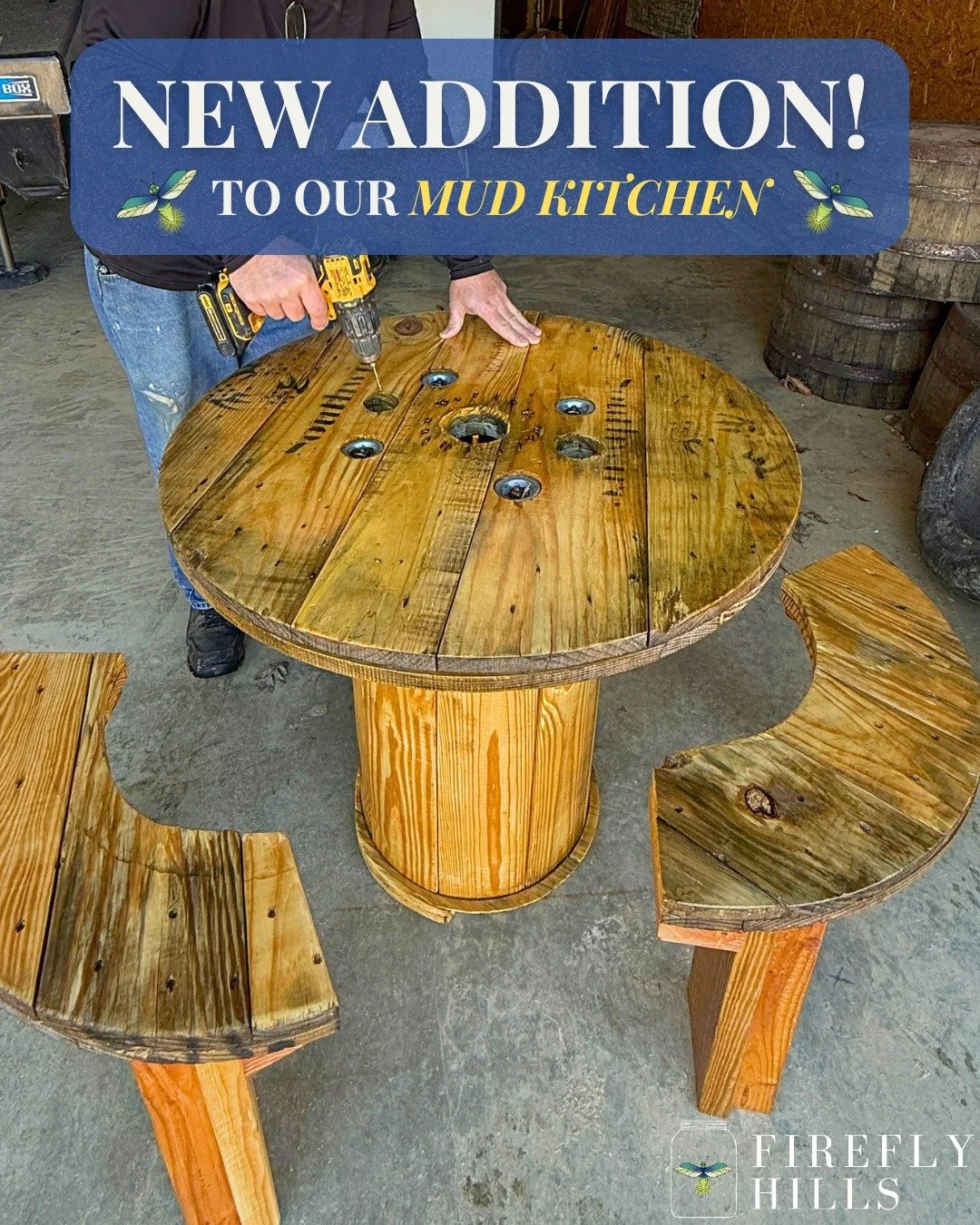 🌿 We've just added an exciting new addition to our Mud Kitchen! 

We think having a table and bench in the area will make it a lot easier to gather around, play, enjoy snacks, collect things or simply rest your legs. 

What do you think?.. 💭
We'd l