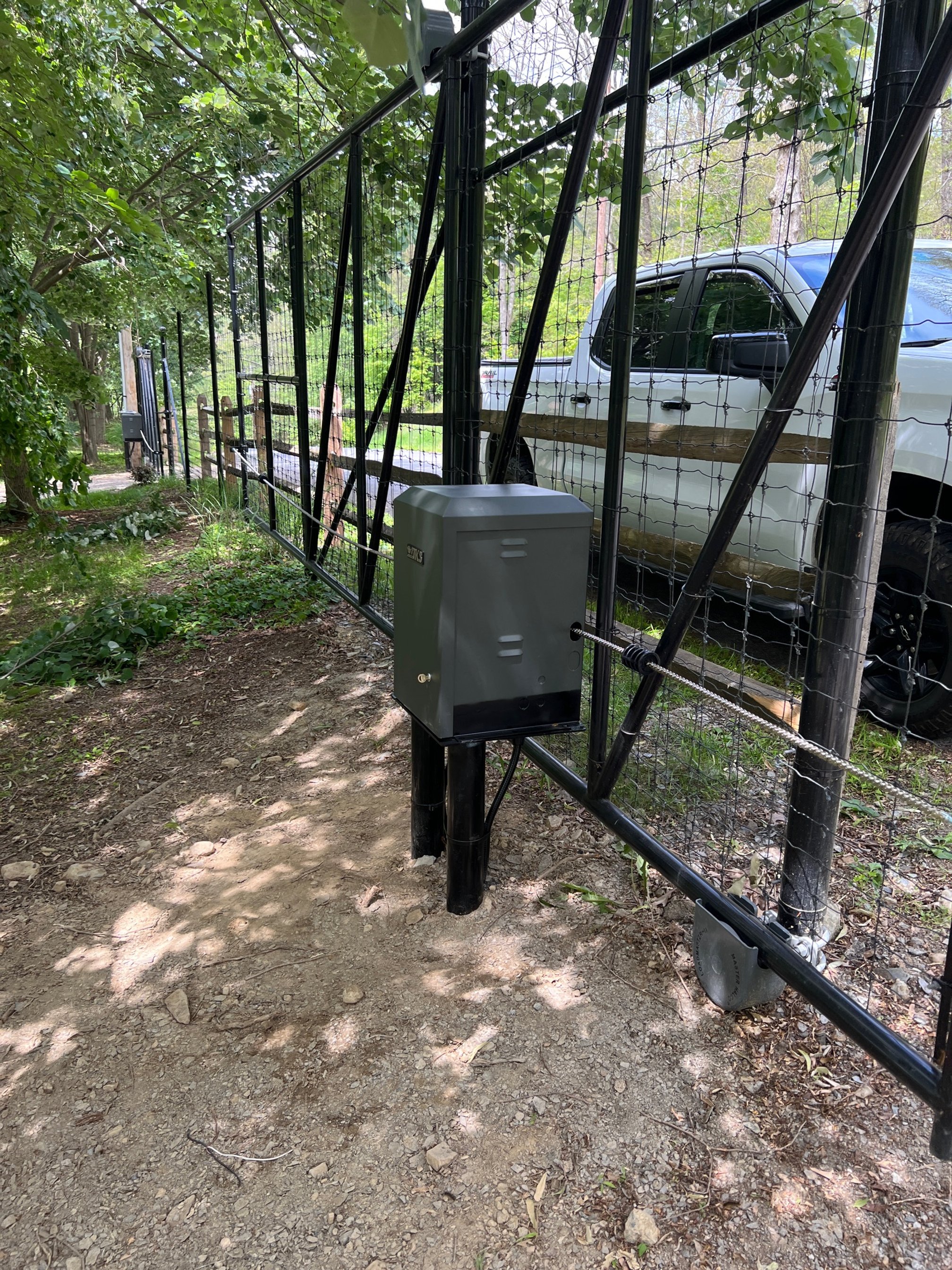 deer fence slide gate operator.jpeg