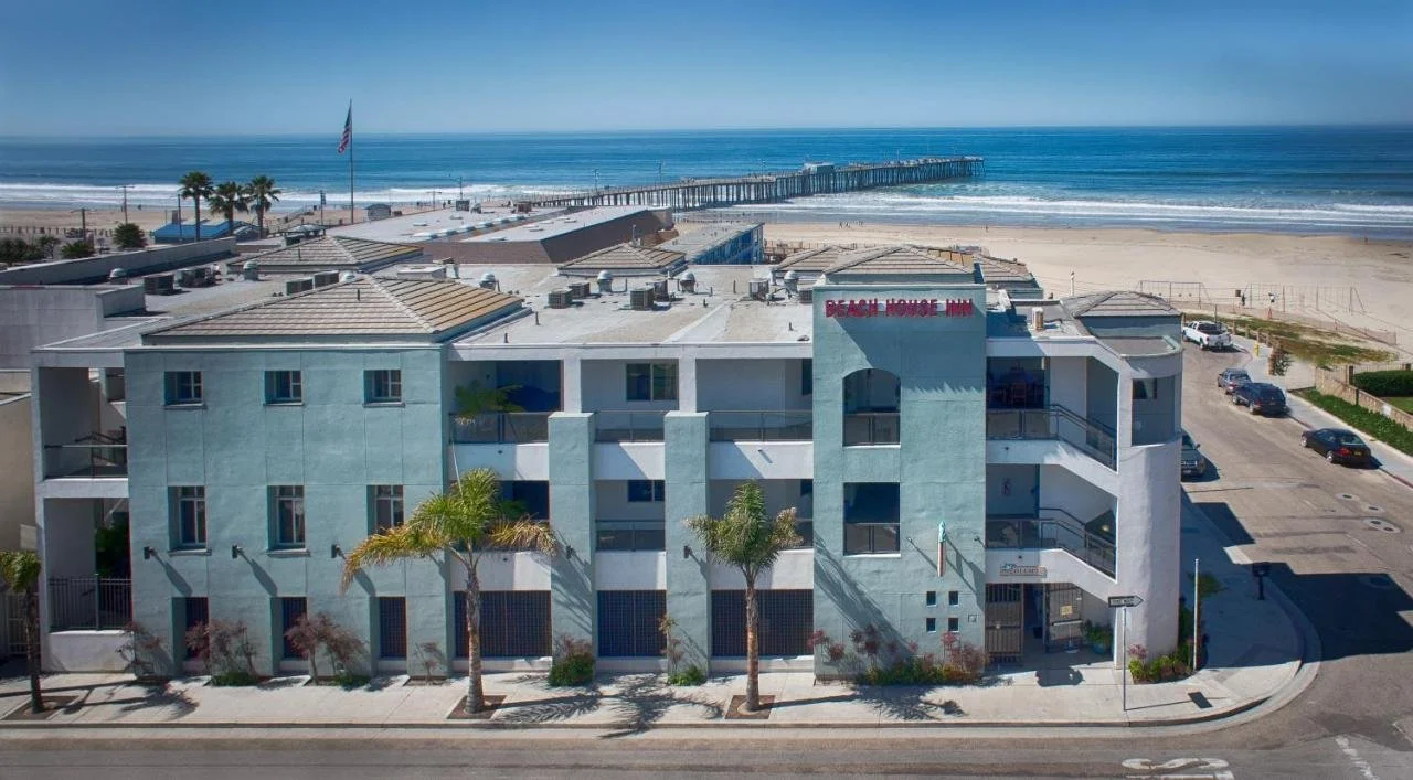 Beach House Inn and Suites Pismo Beach aerial view of the building near the beach