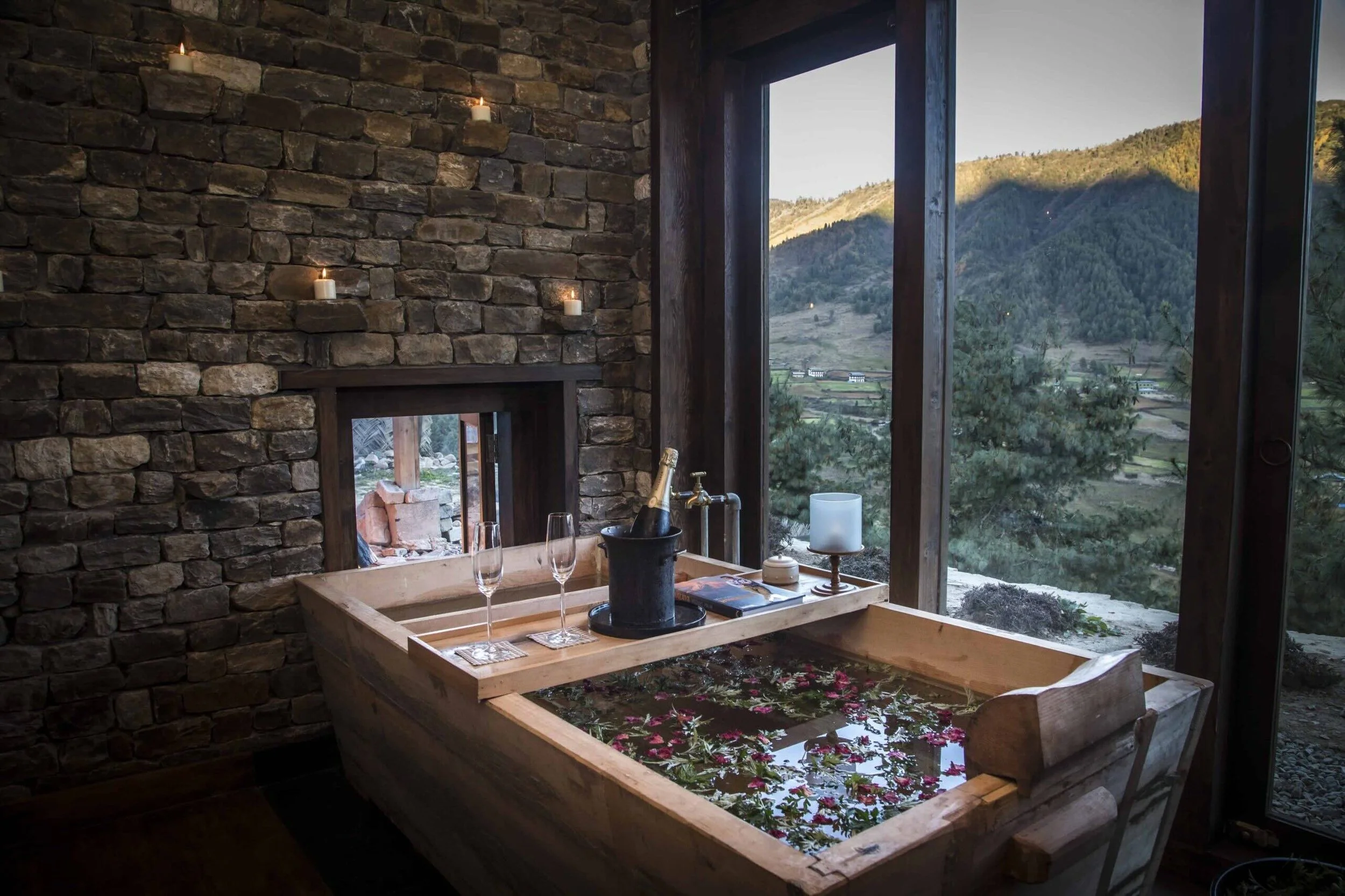 Gangtey Lodge Bath.jpg
