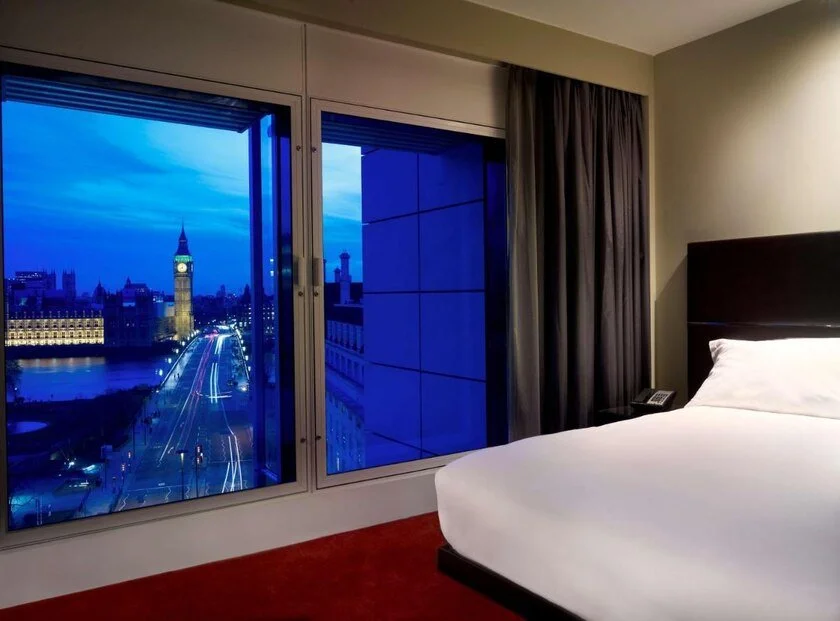 Park Plaza Westminster Bridge London room with Big Ben view through window