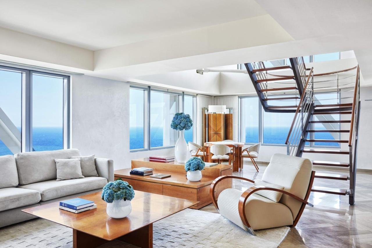 Spectacular hotel suite with sea views in Barcelona