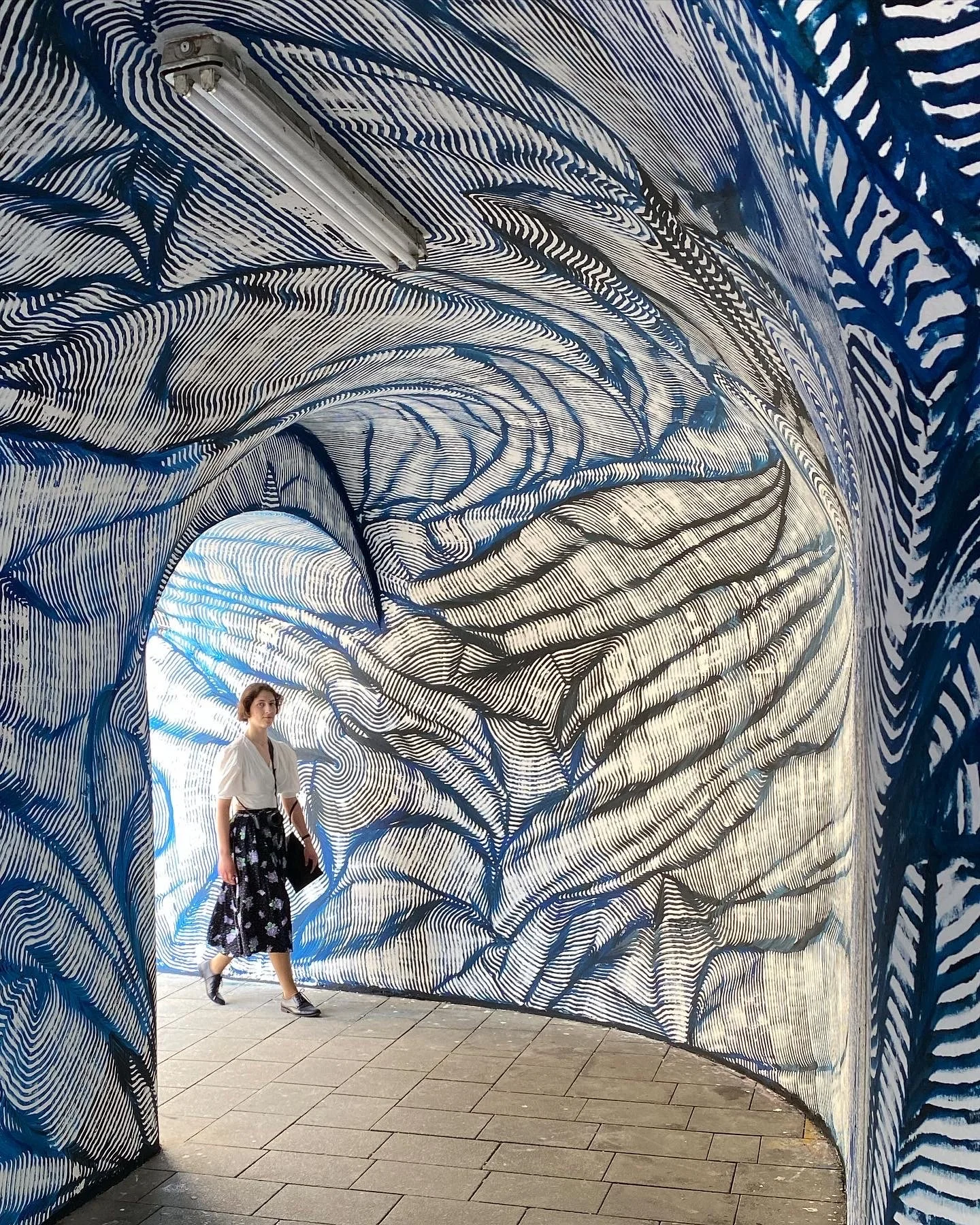0tunnel.jpg