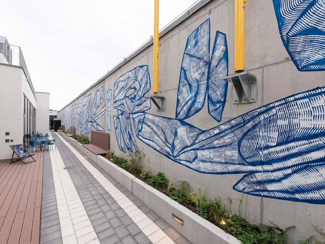 Skirl_Mural_Look-mum-no-hands_2020_Student-Hotel_Vienna_02.jpg