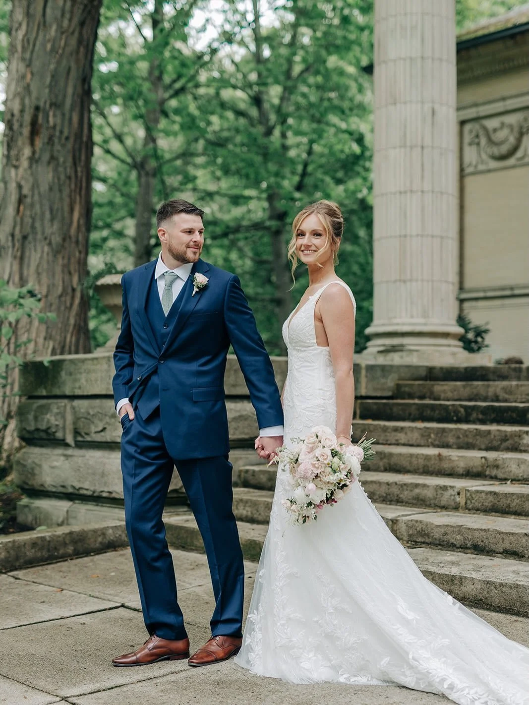 Garret and Megan had a beautiful spring wedding at CHQ Barn, filled with joy, love, and romantic florals. The perfect beginning to forever. 🤍

Wedding Venue💒: @chqbarn 
Photographer 📸: @hannahbryerton