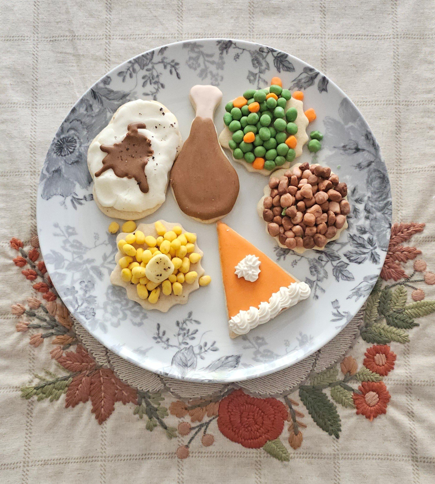 Thanksgiving Modeling Chocolate Cookie Class 