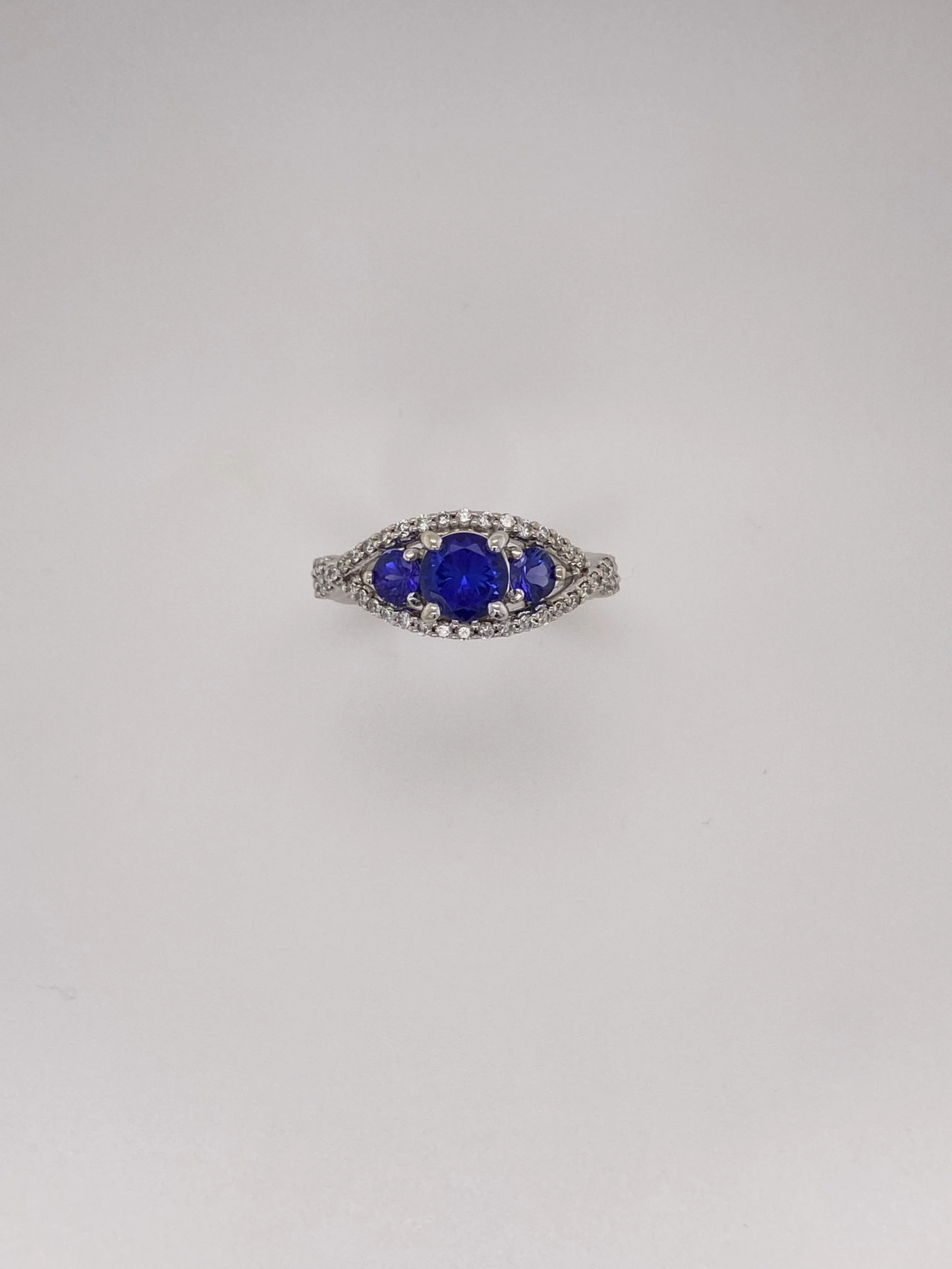 Tanzanite & Diamond Ring
