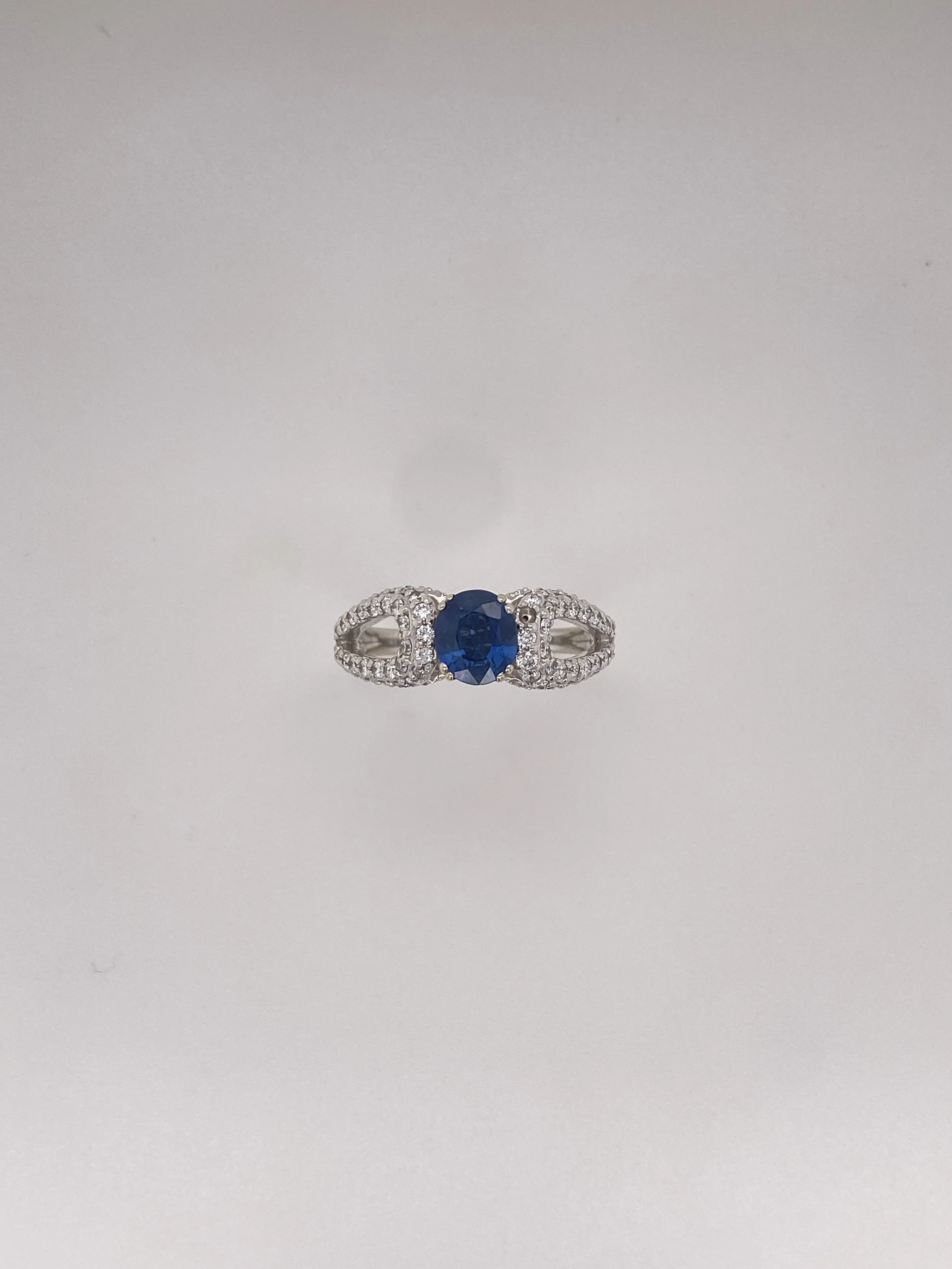 Diamond & Sapphire Ring