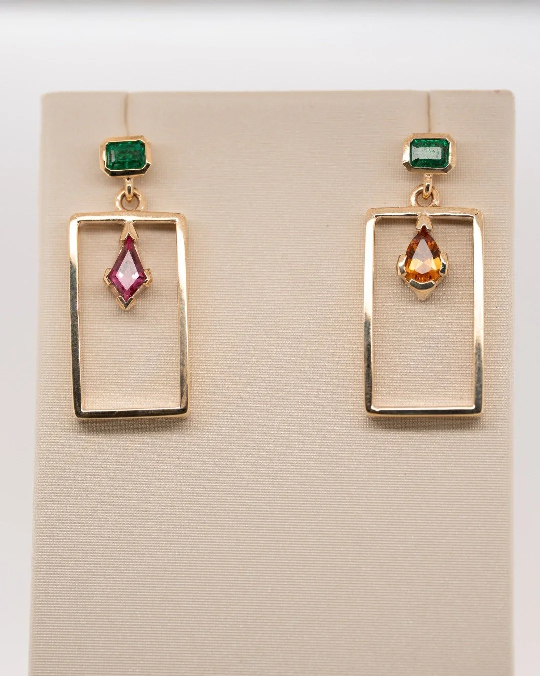 Colour that celebrates you.

Emerald, rubellite and citrine set in 9ct yellow gold. Bold, architectural, and made to turn heads.

Tag someone these would look perfect on!

#GlobalDiamonds #GoldEarrings #Rubellite #Citrine #LuxuryJewellery