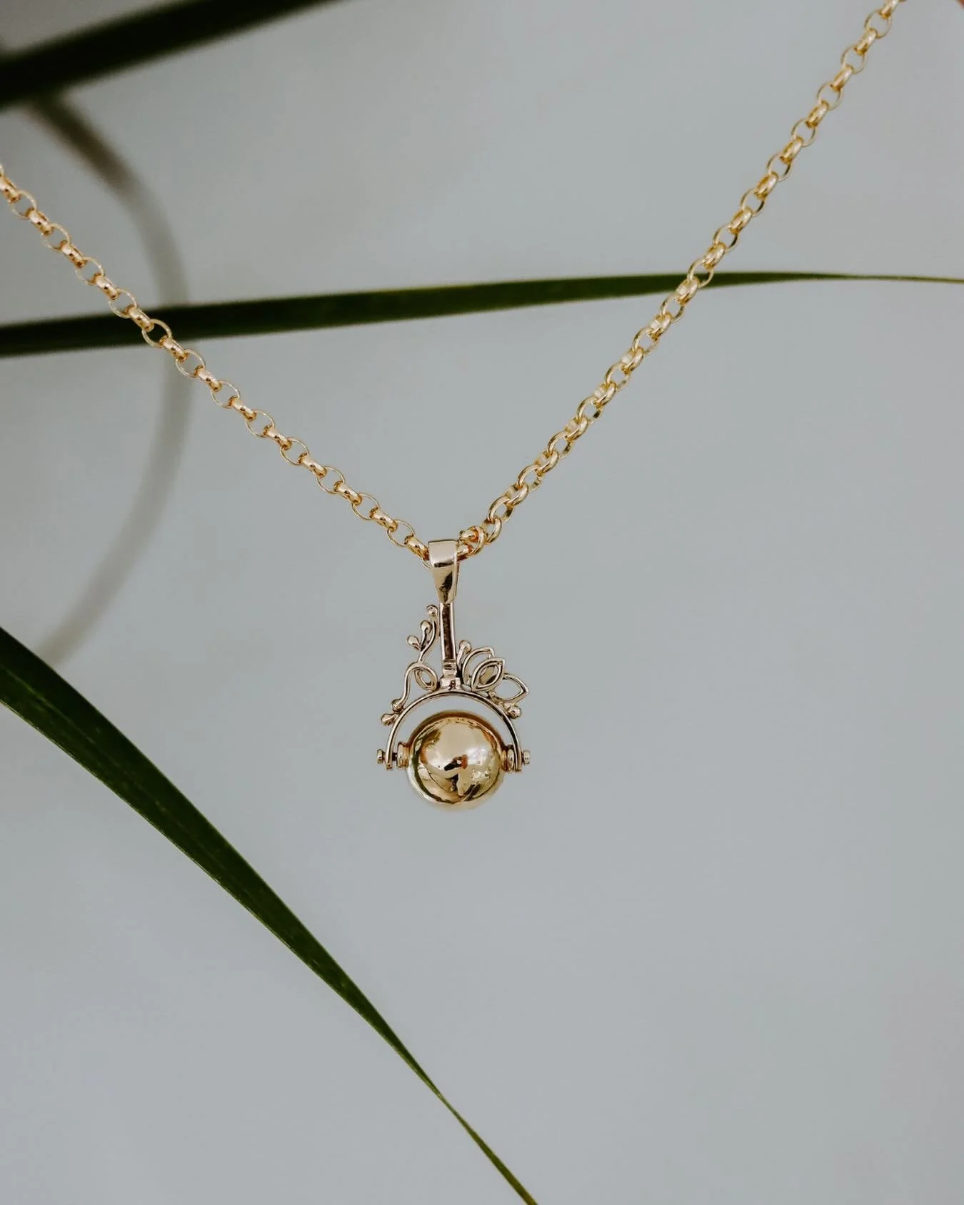 9ct yellow gold ball pendant with vine inspired filigree details&hellip; handcrafted right here.

#newclassics #globaldiamonds #handmade #leafpendant