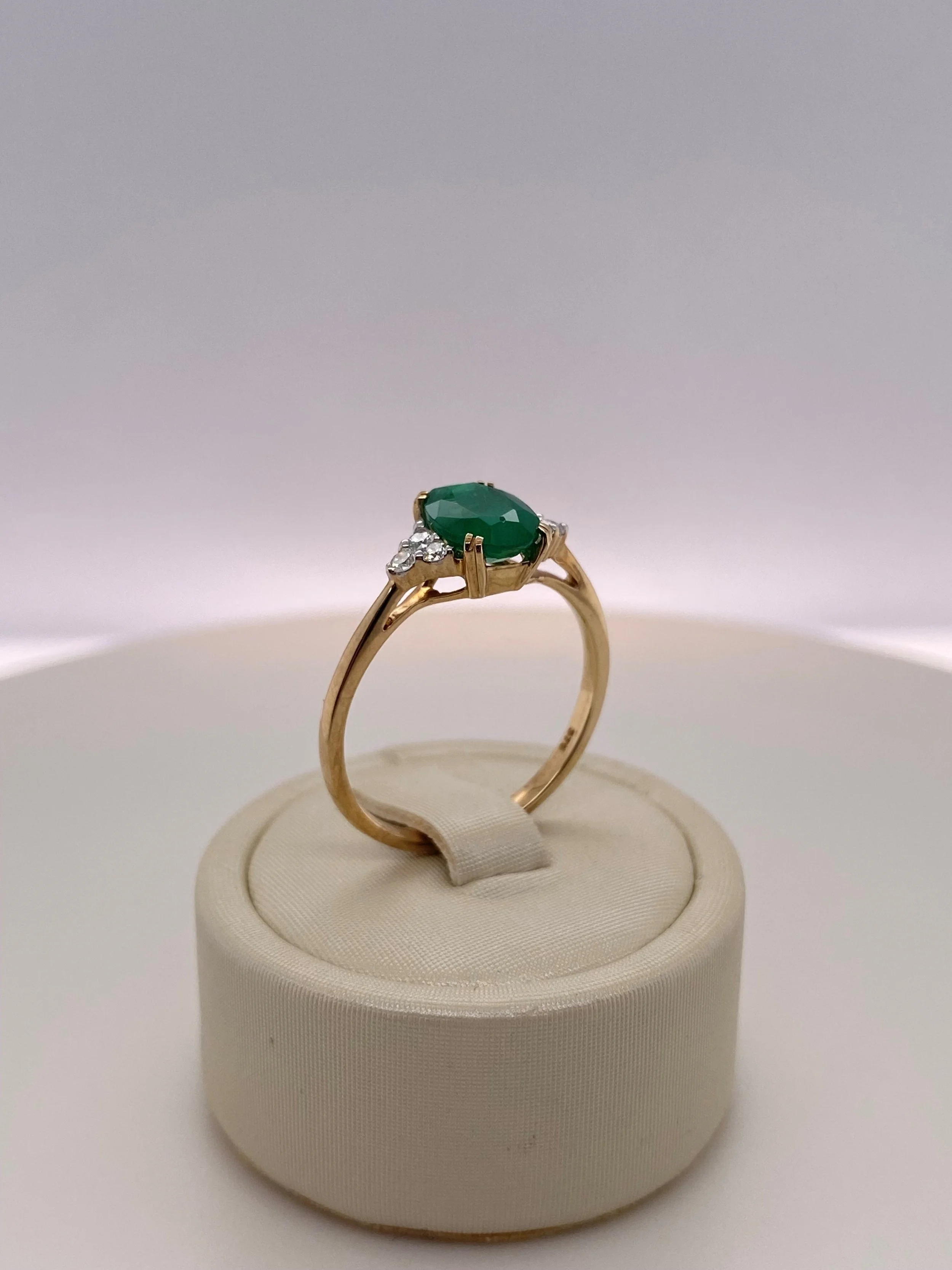 Emerald Ring With Diamonds