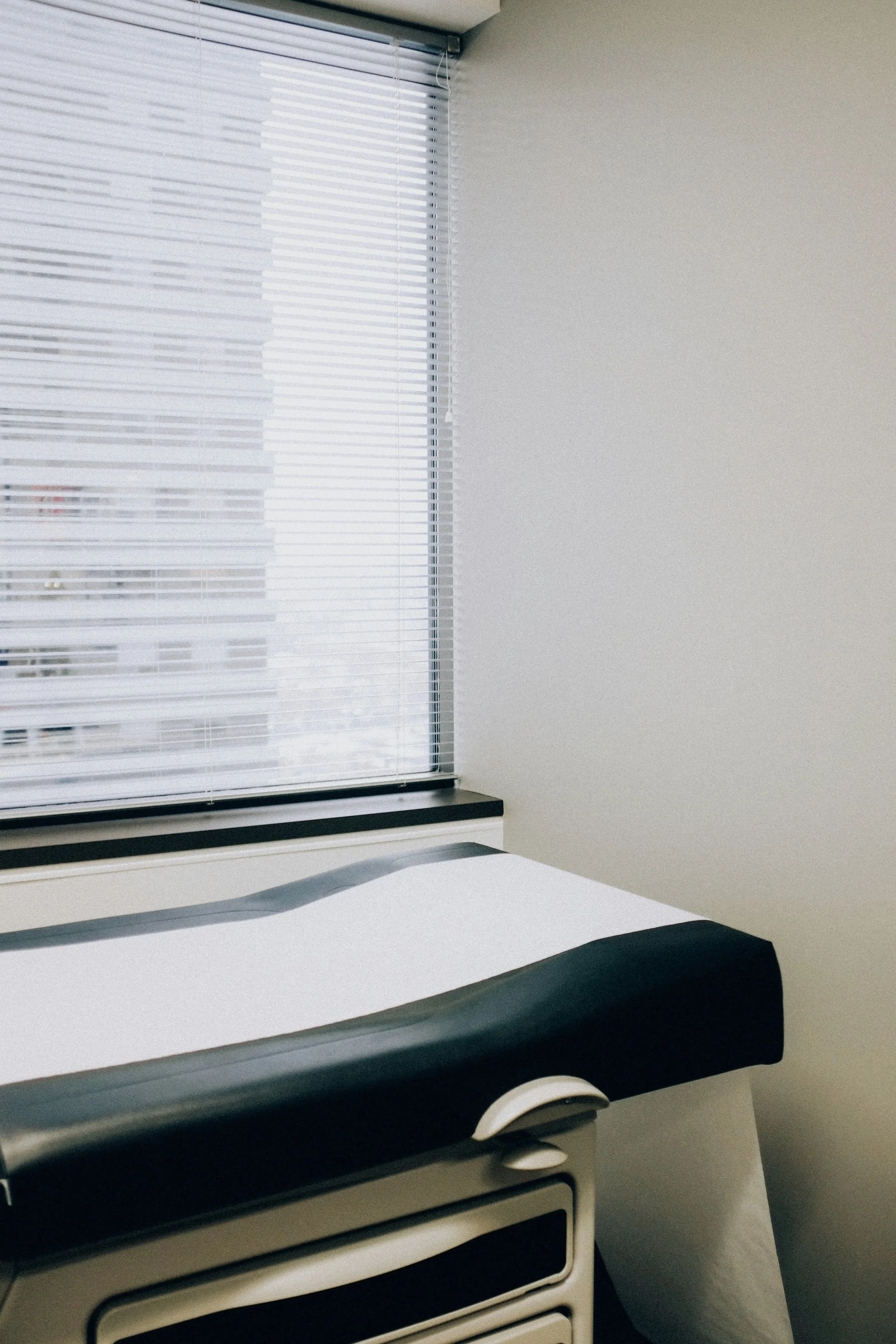 Fertility testing acupuncture table