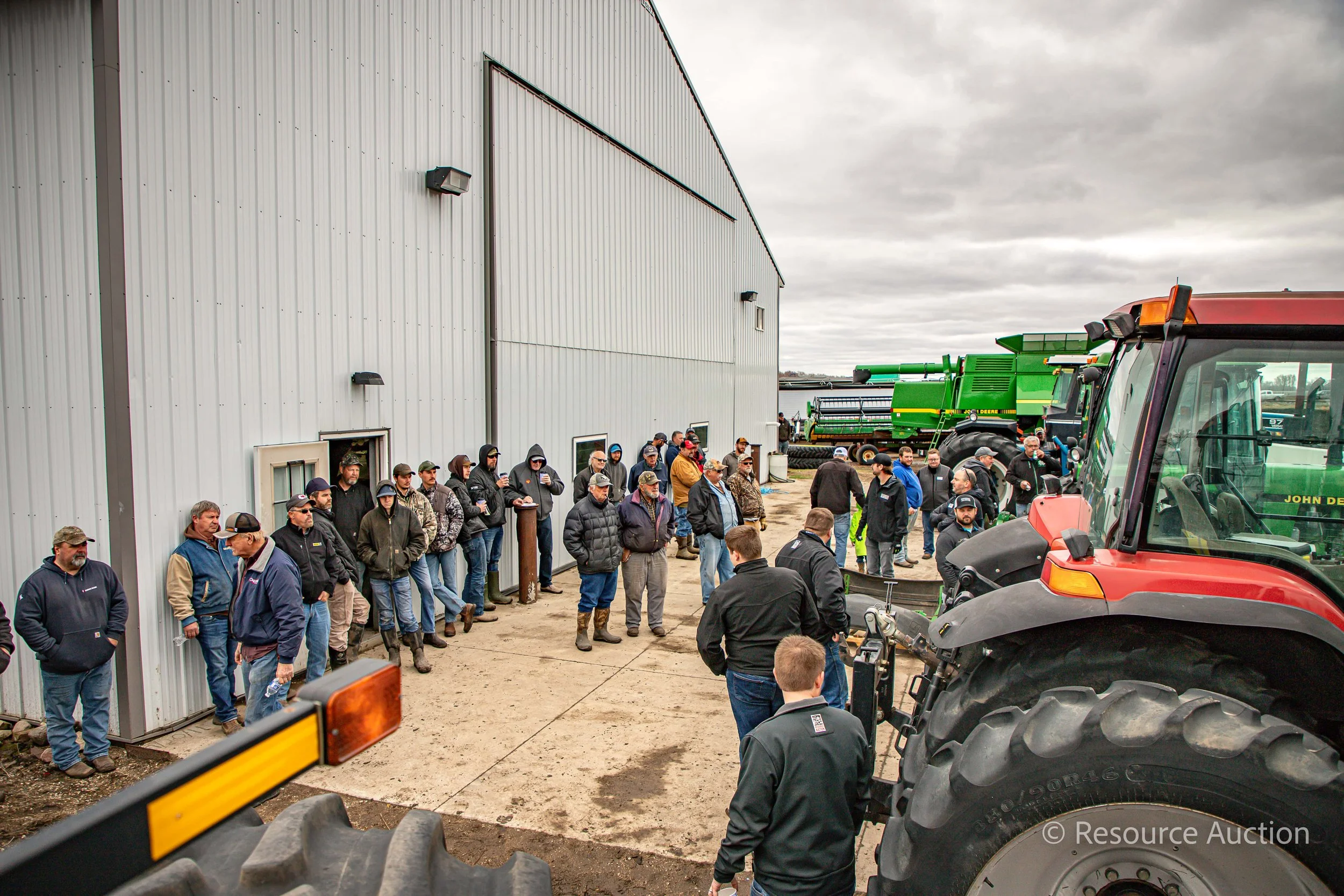 Strategic Timing for End-of-Season Farm Auctions