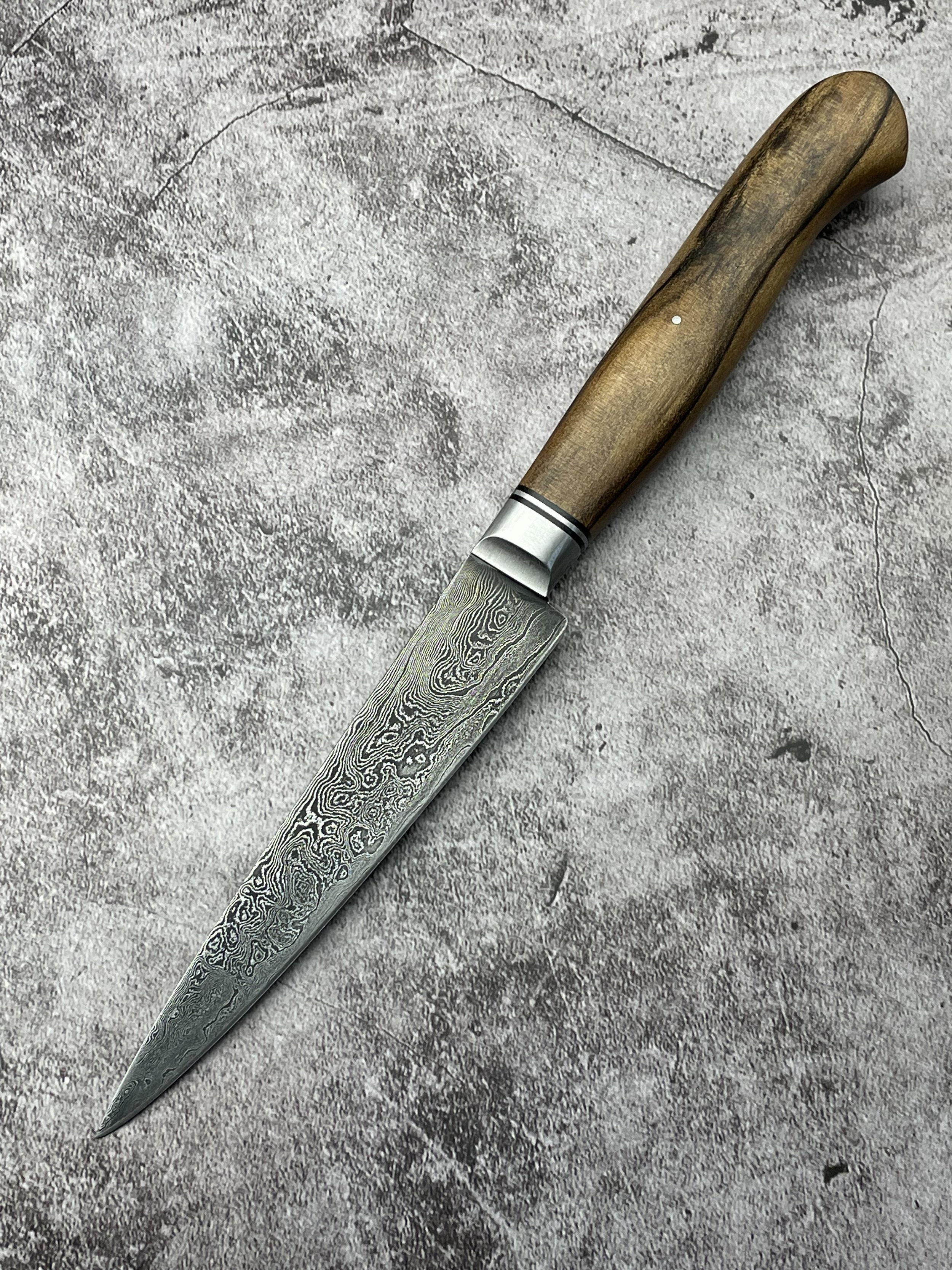 image of a knife made in Alice Springs with damascus blade and sassafras handle made by phil kuruvita, knife maker based in launceston Tasmania