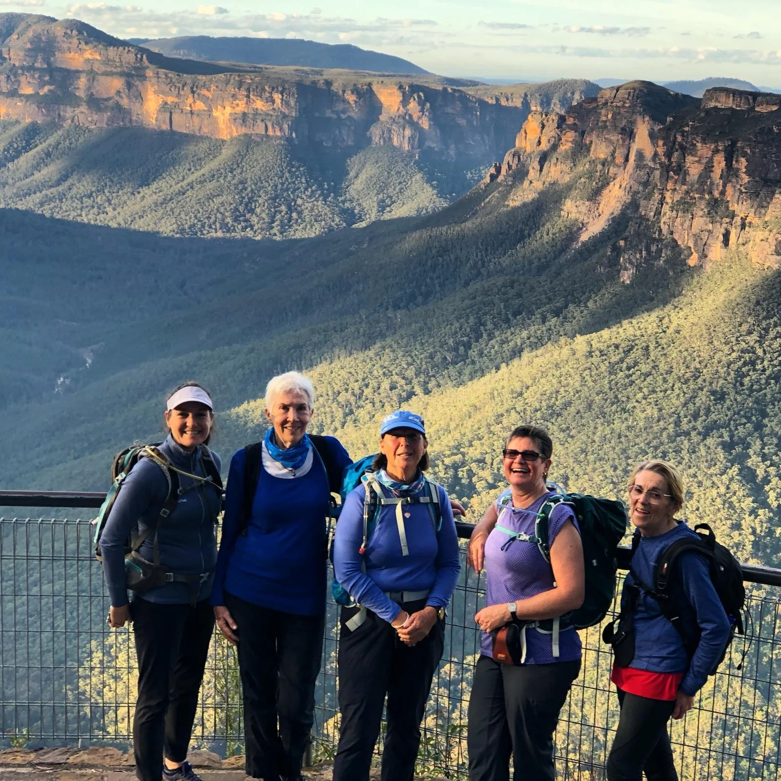 women hiking the Blue Mountains