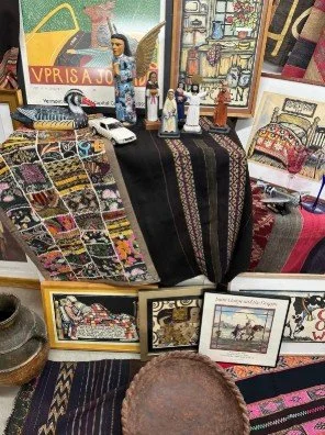 🌎 Discover Worldly Treasures with Keith Gee Home Decor! 🖼️ 
We are absolutely thrilled to welcome a captivating new vendor to the Antiques and Uniques festival this year: Keith Gee Home Decor!
Prepare to embark on a journey through history and art 
