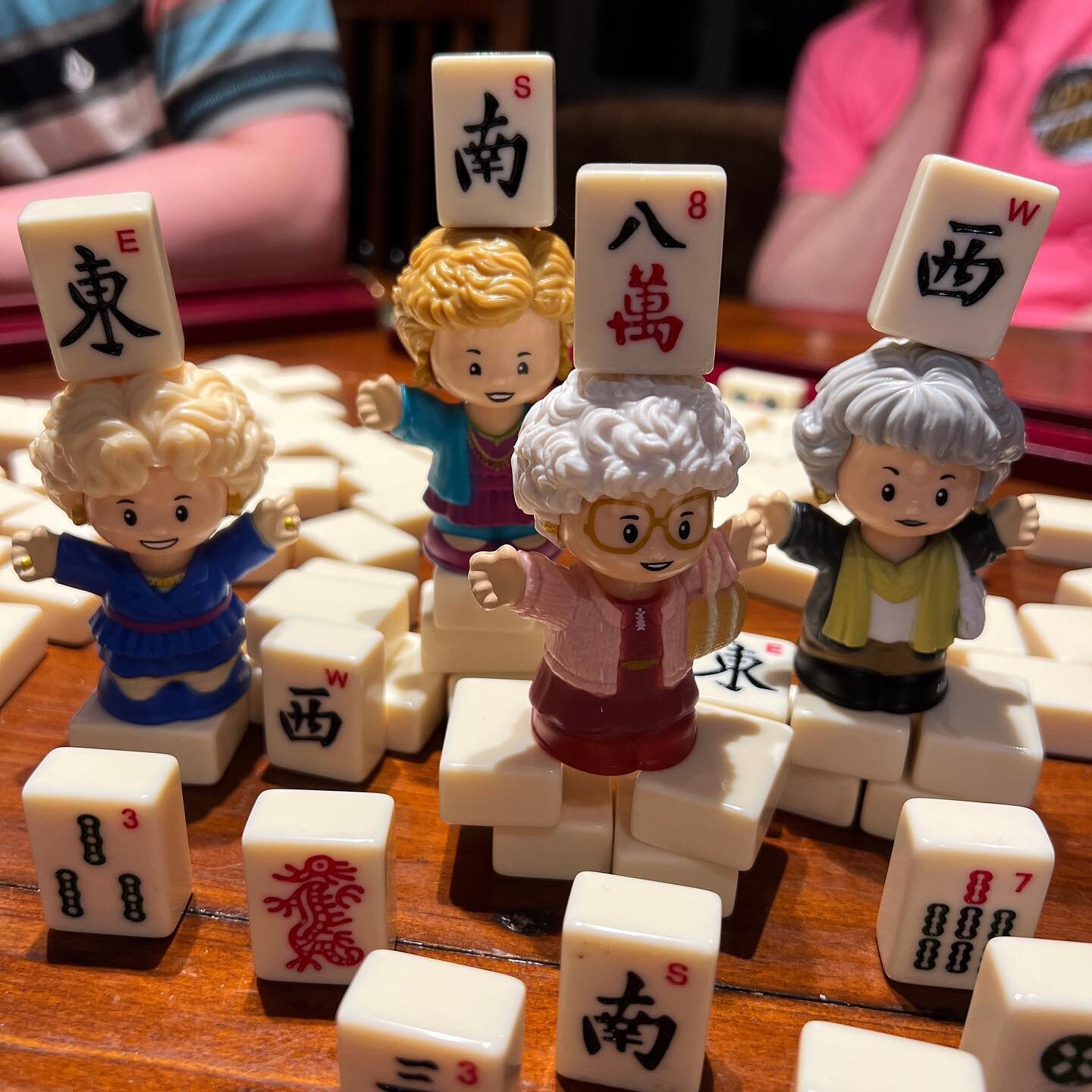 And on Saturday nights we play Mahjong with good friends&hellip;and our Golden Girls mascots/alter egos. Any guesses who I am?!?! 🤣
.
.
.
#rochellestraussauthor #mahjong #mahj #mahjong🀄️ #mahjongnight #saturdaynightfun #goodfriends #goodfriendsgood