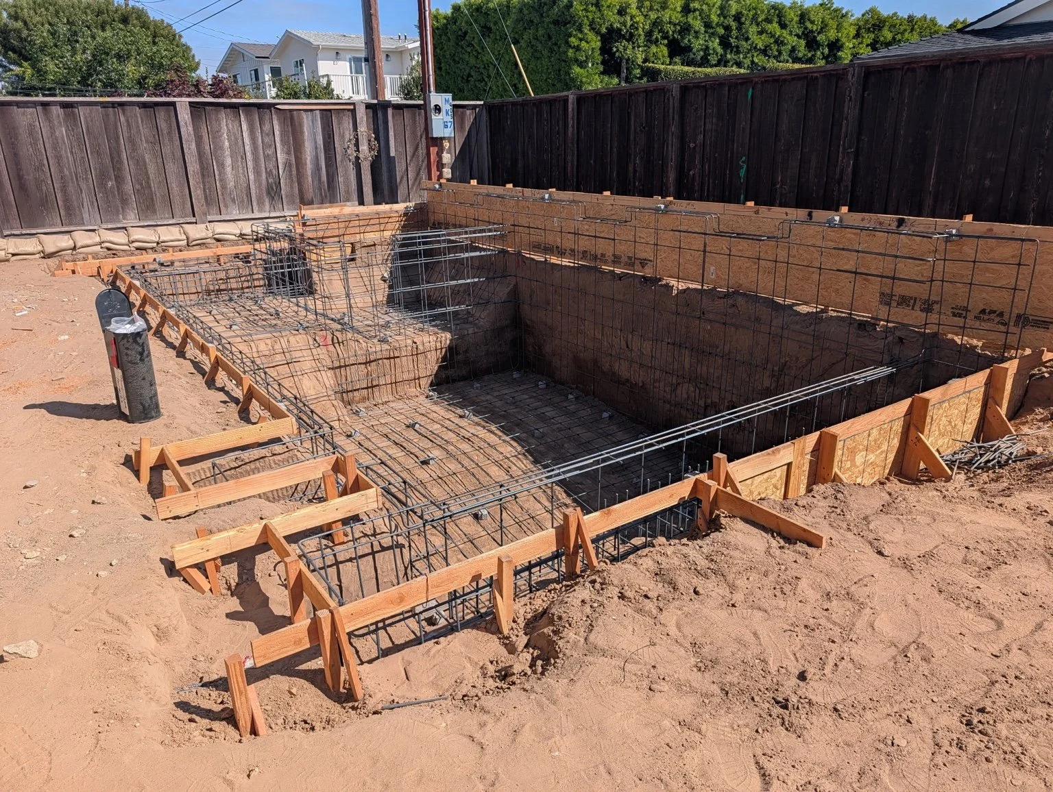 Custom swimming pool steel and forming during new construction in South Orange County