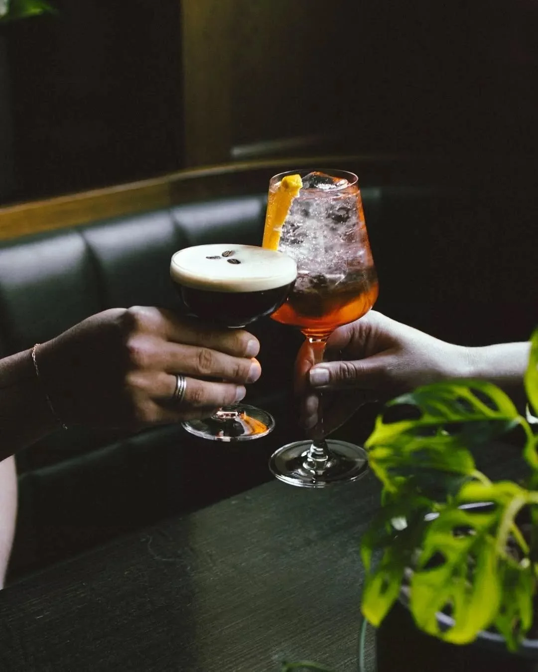 A refined pause between work and dinner.
Happy Hour, daily from 4&ndash;6pm
Join us at the bar for a perfectly poured wine or a beautifully balanced cocktail.