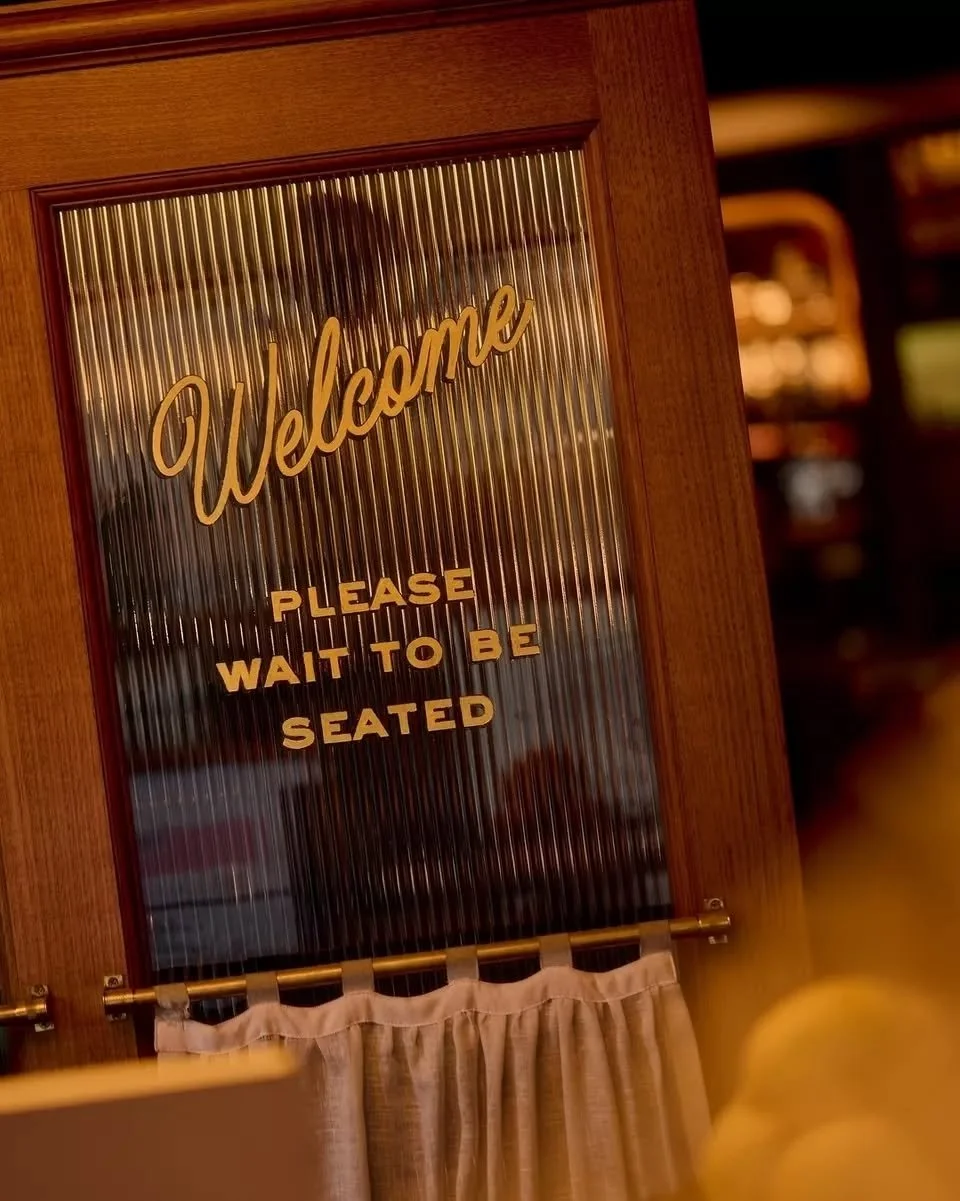 Welcome in. Your steak is waiting.