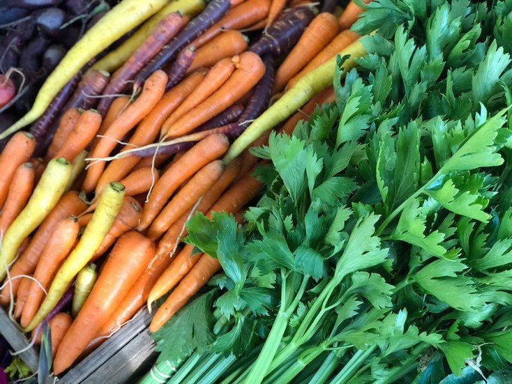 FARM MARKET & LIVE MUSIC