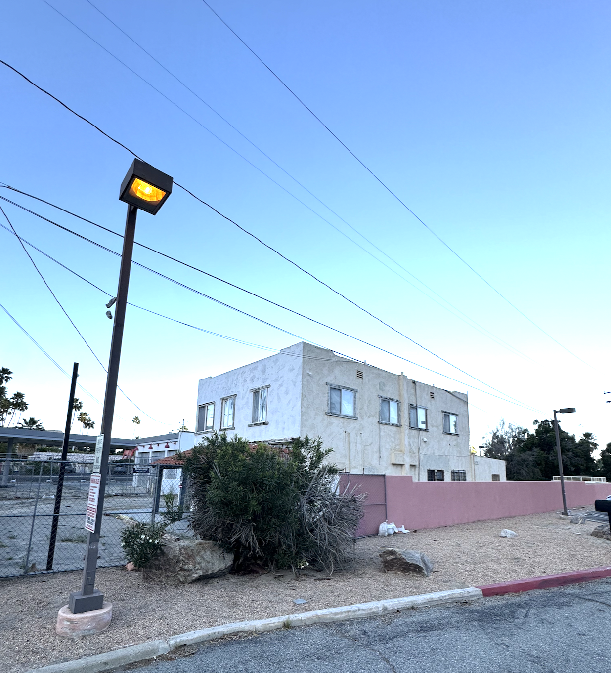 I’m All Lost In, #126: Empty tables; my own personal prohibition; and Aria Aber’s Berlin. Plus the week in X > Y. 