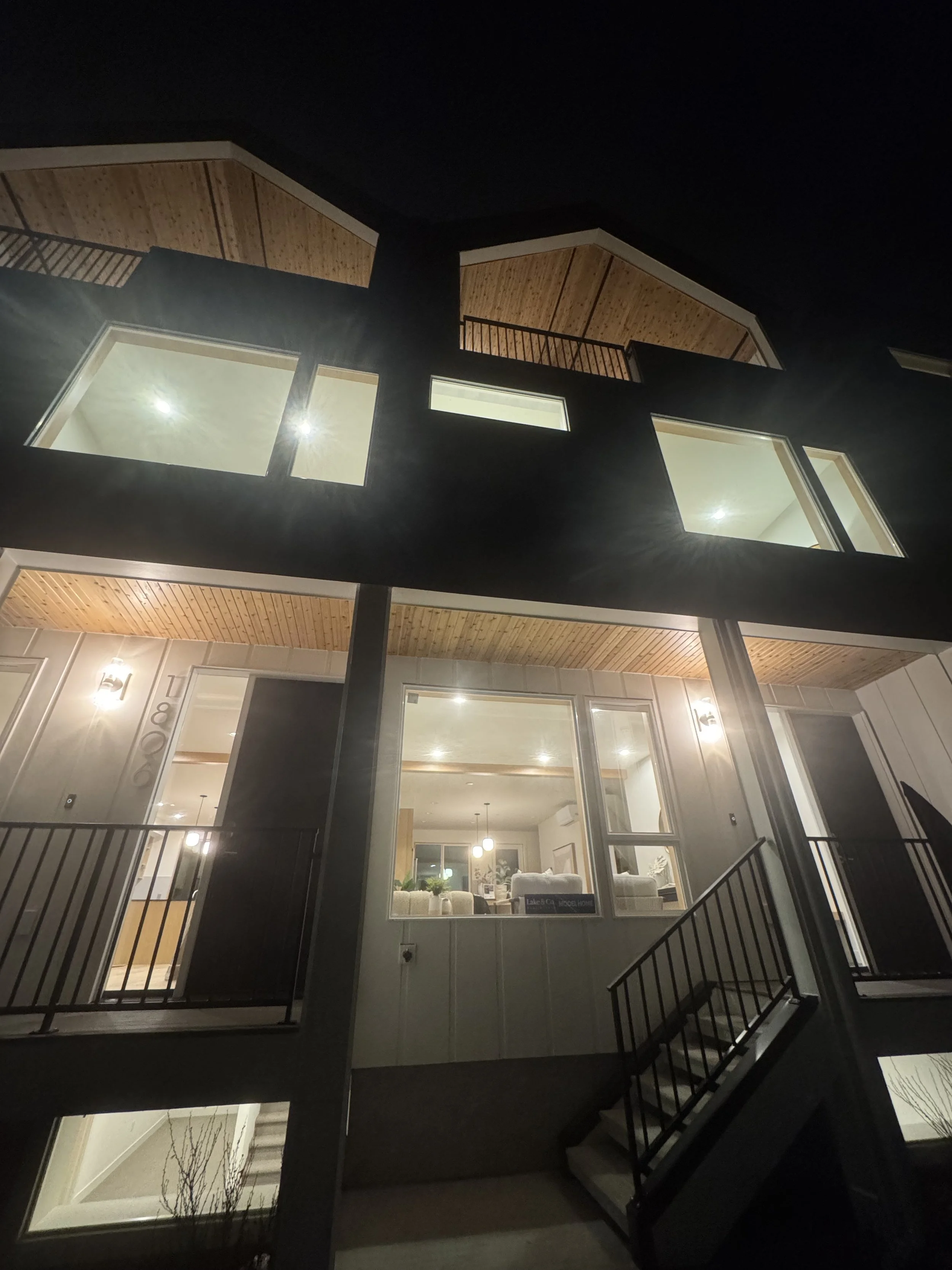 I’m All Lost In, #127: Low-brow capitalism; Low-IQ AI; and the paradox of empty houses; plus the week in X > Y.