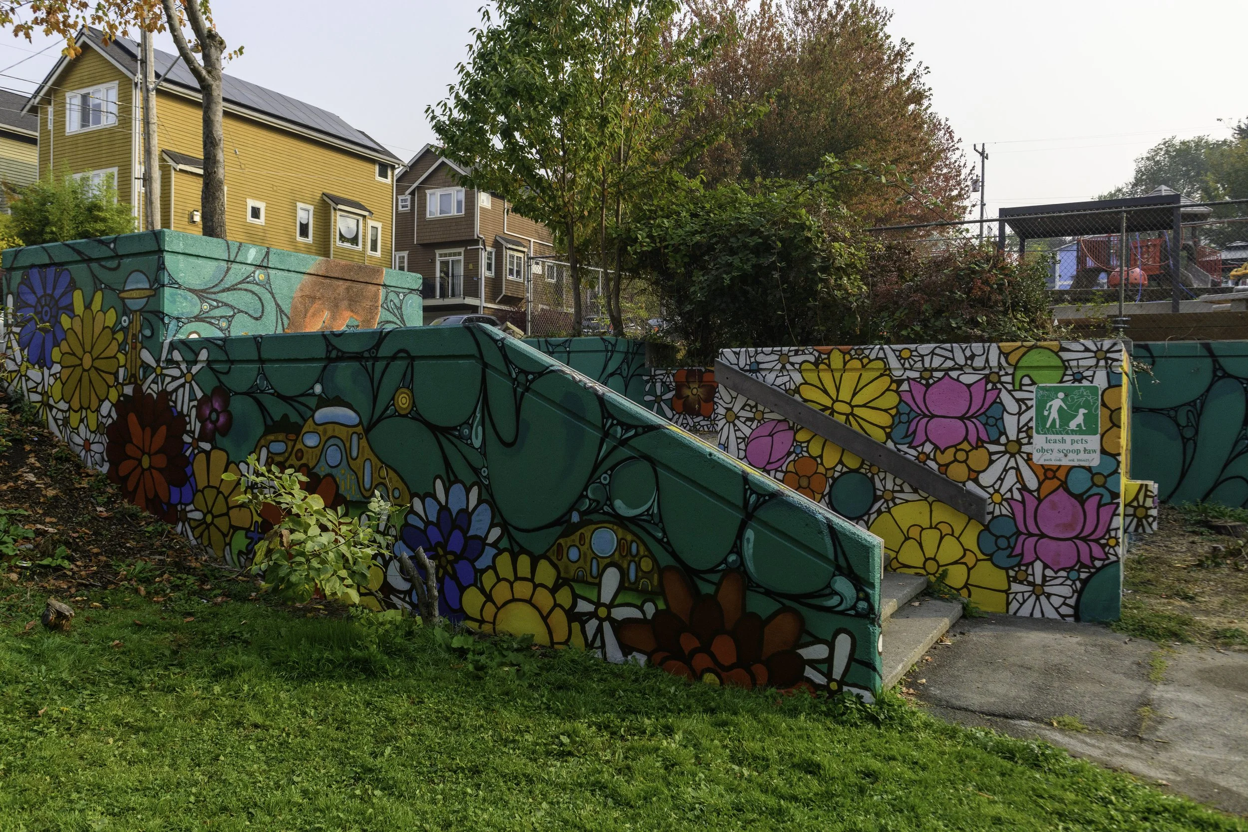 spruce street mini park mural-2.jpg