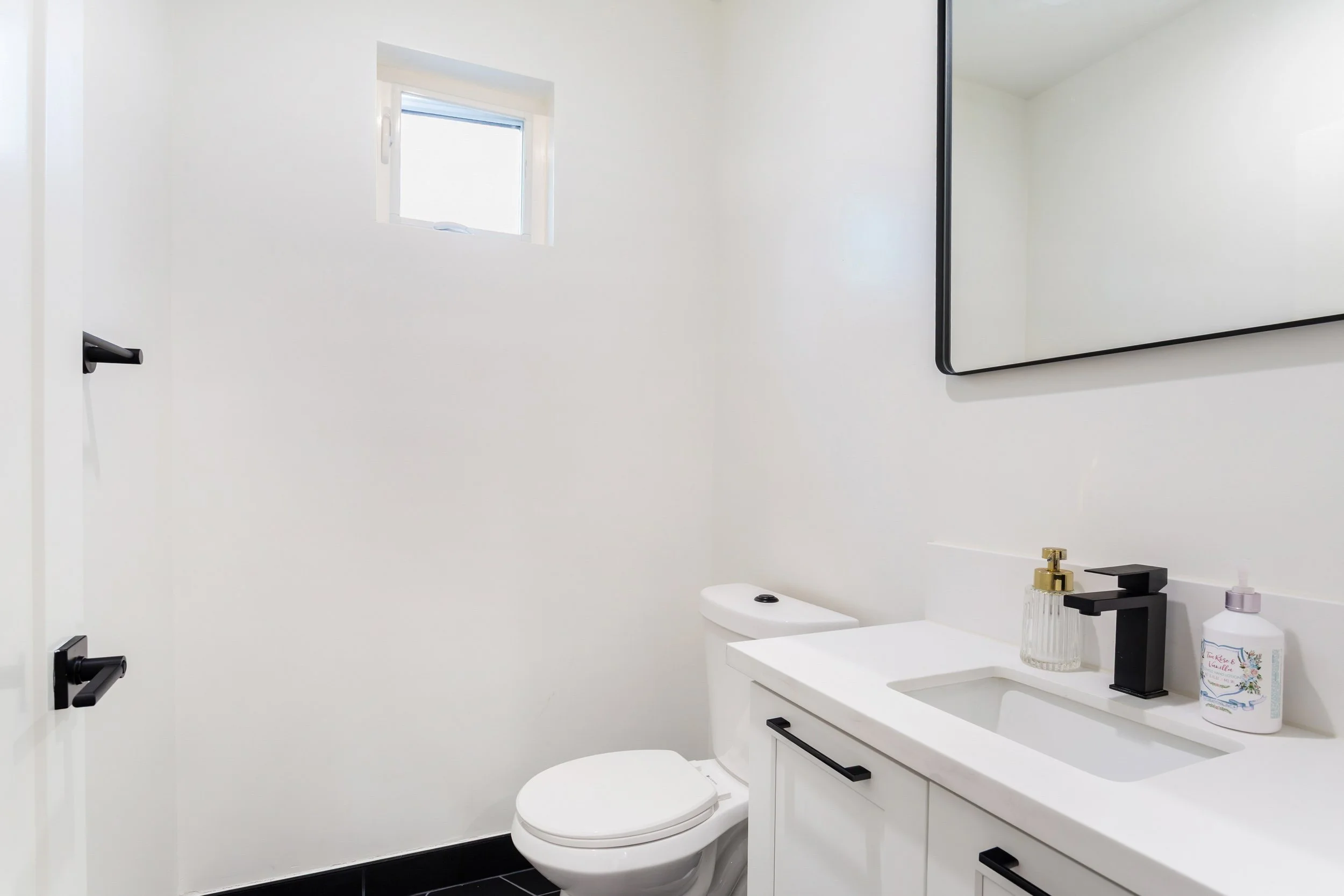 819bcf90-81d0-42cf-a16f-fbd5c03378e5 - 024.jpg