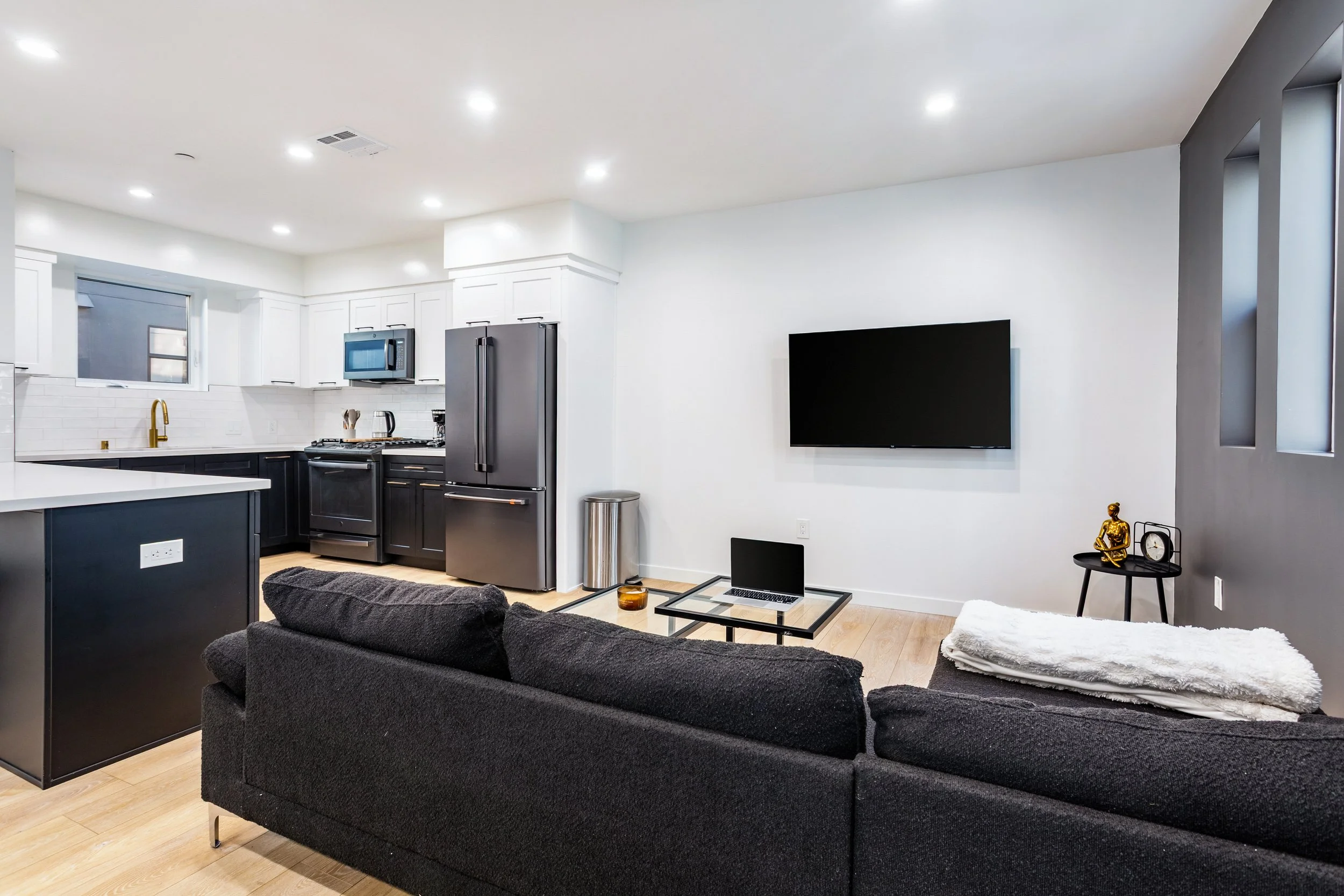 819bcf90-81d0-42cf-a16f-fbd5c03378e5 - 013.jpg