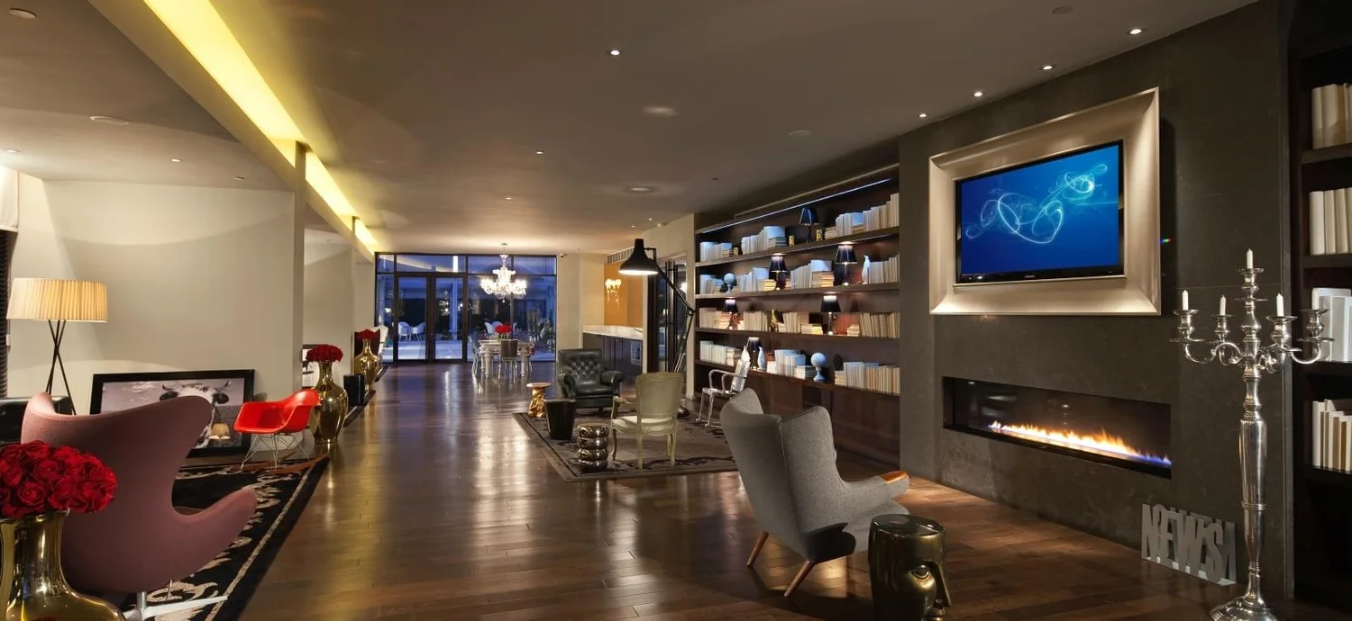 Long resident lounge with fireplace