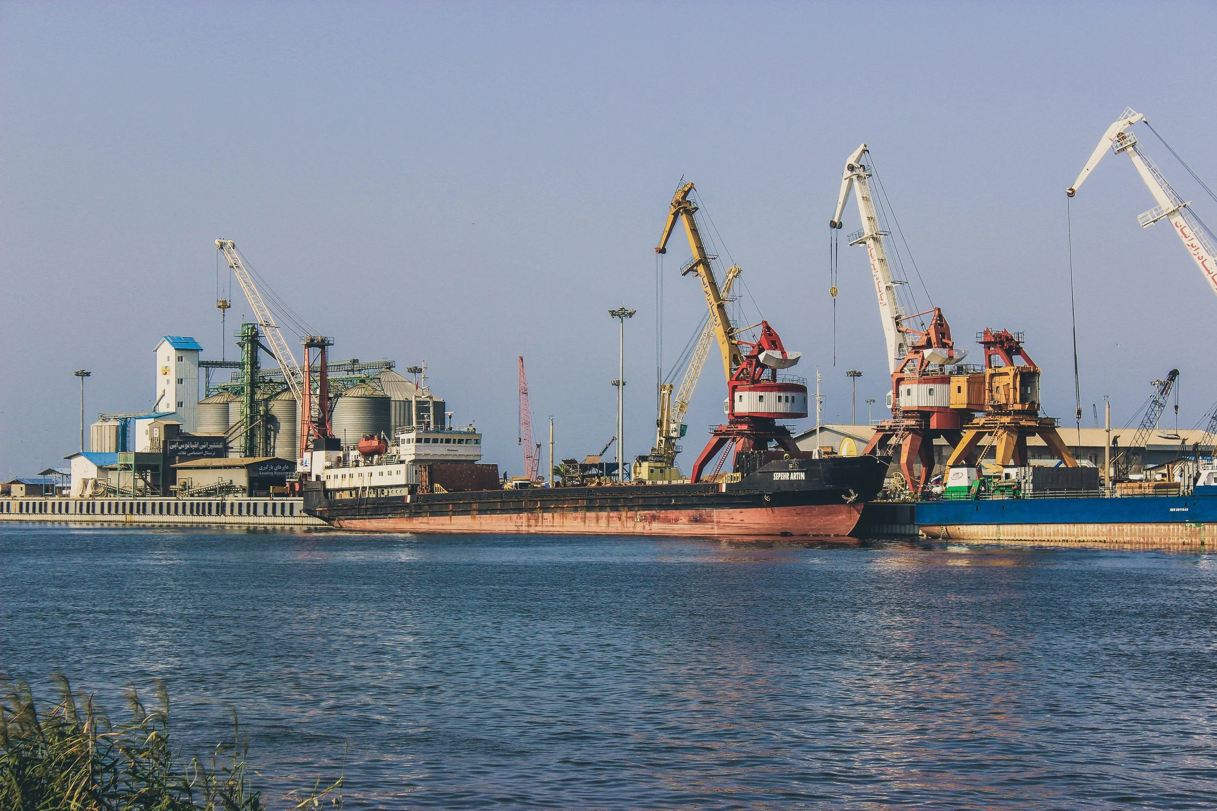 Who Absorbs the Shock? Oil, Authoritarianism, and Making Hard Choices